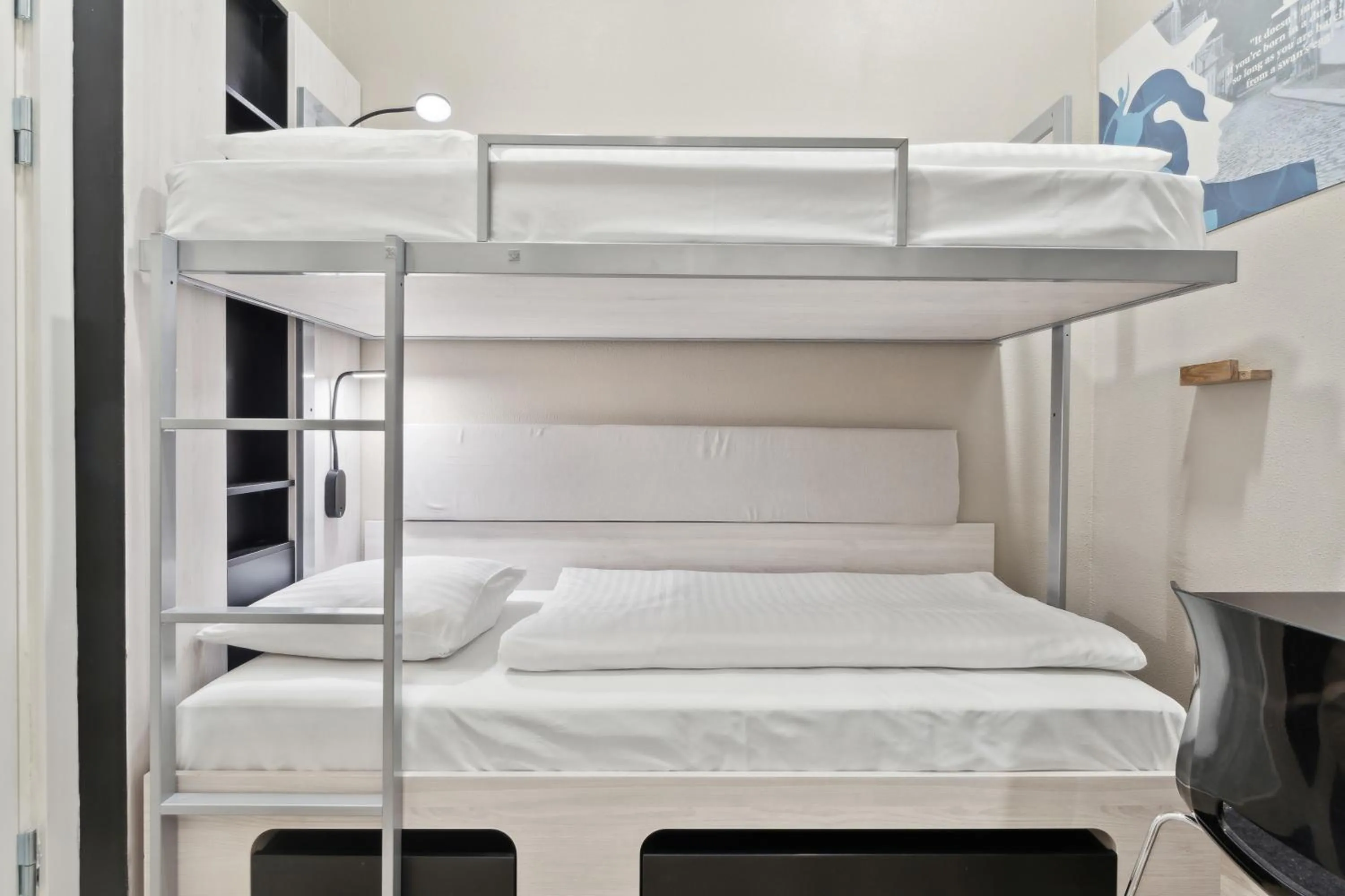 Bed in Hotel Fyrtøjet - We give less You save more