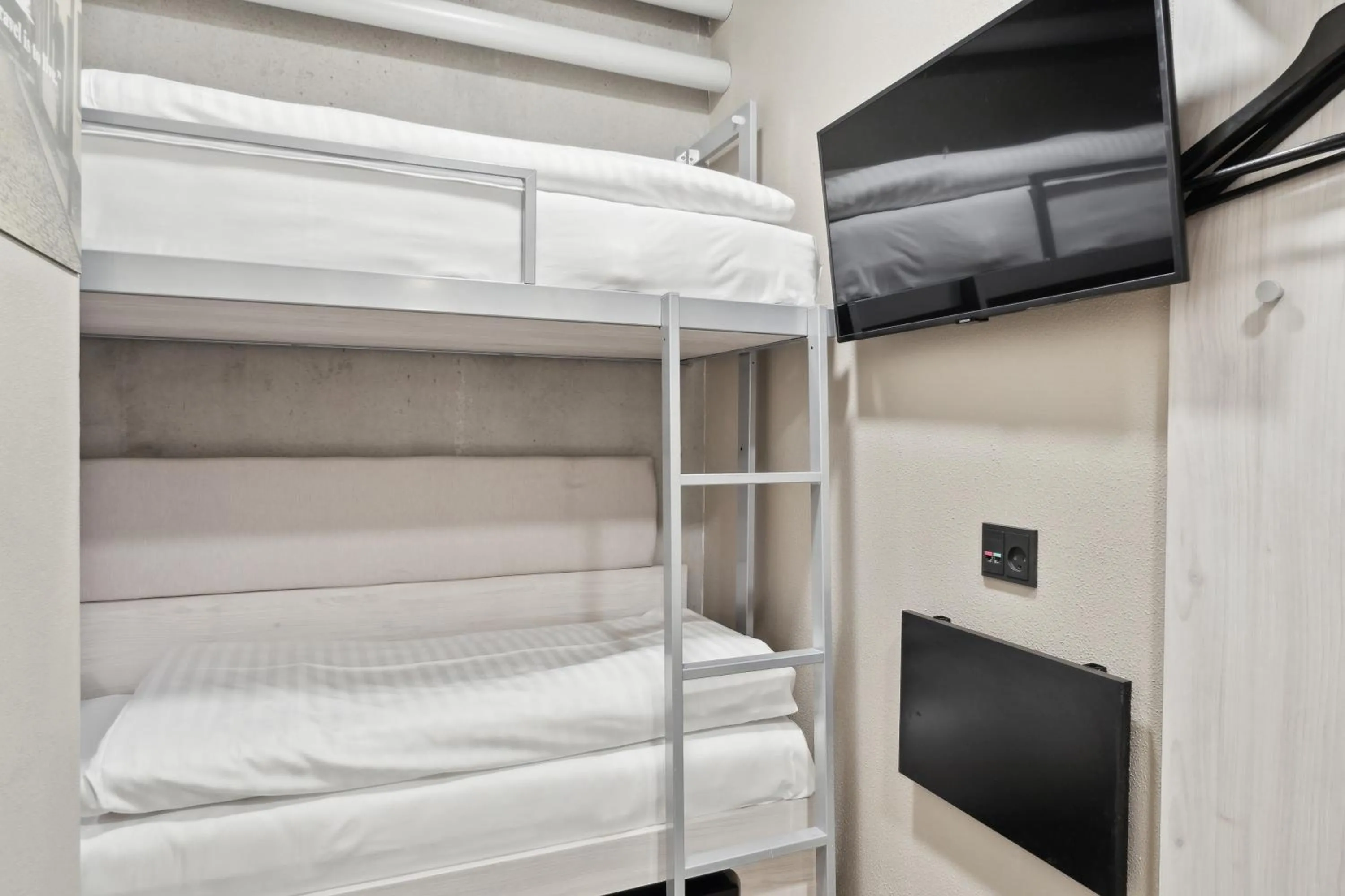 Bed in Hotel Fyrtøjet - We give less You save more
