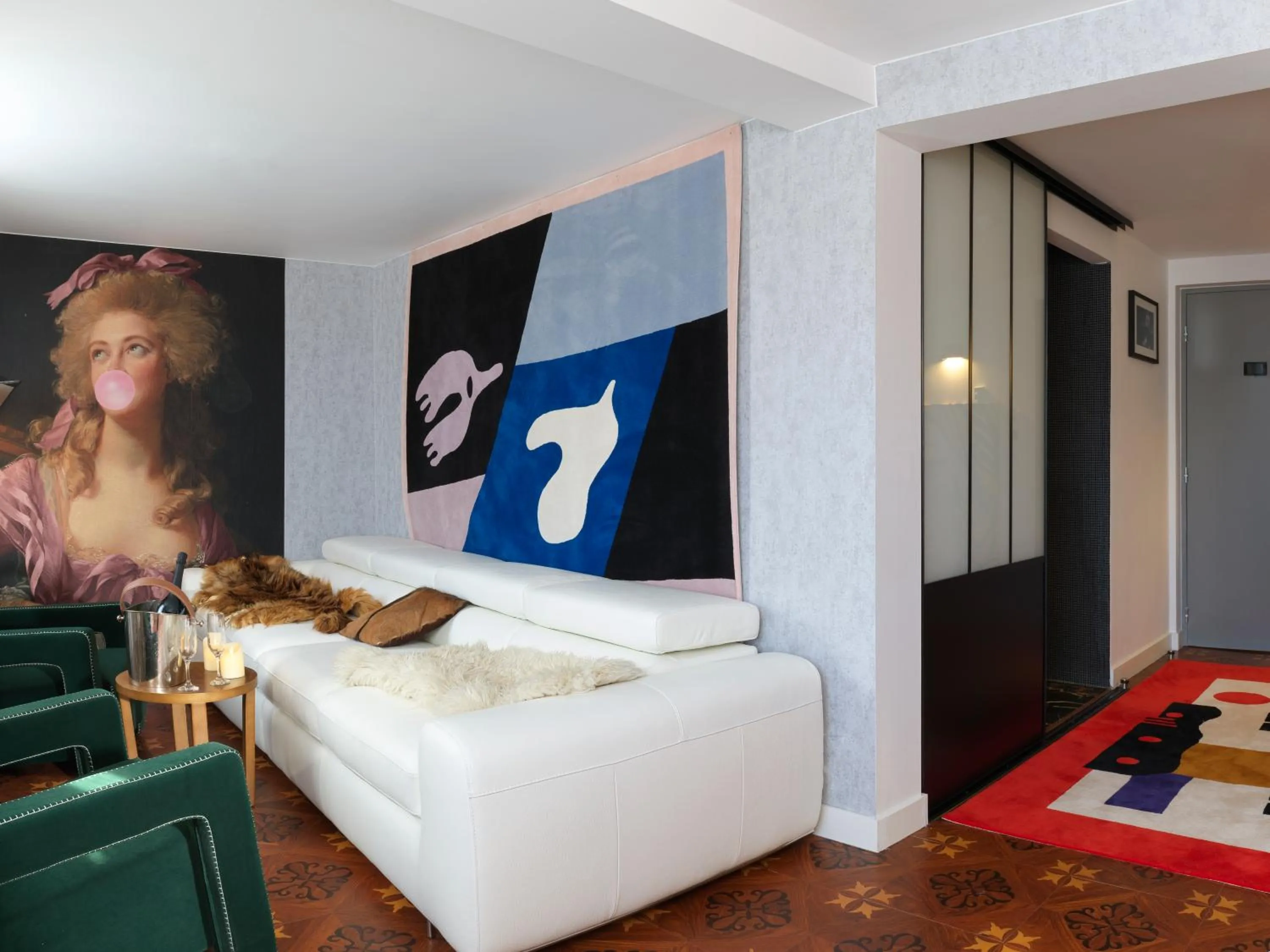 Seating area, Bed in Snow Lodge Hotel Courchevel 1850