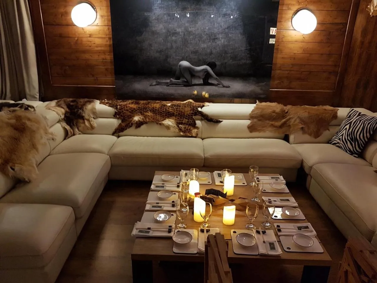 Lounge or bar in Snow Lodge Hotel Courchevel 1850