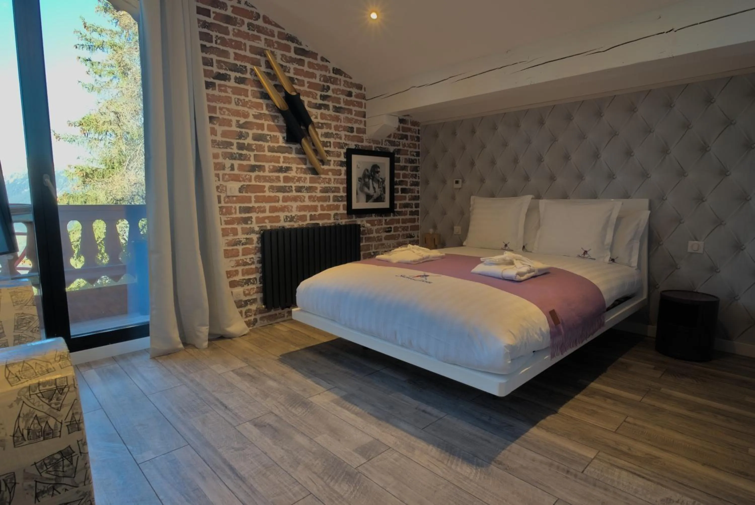 Photo of the whole room, Bed in Snow Lodge Hotel Courchevel 1850