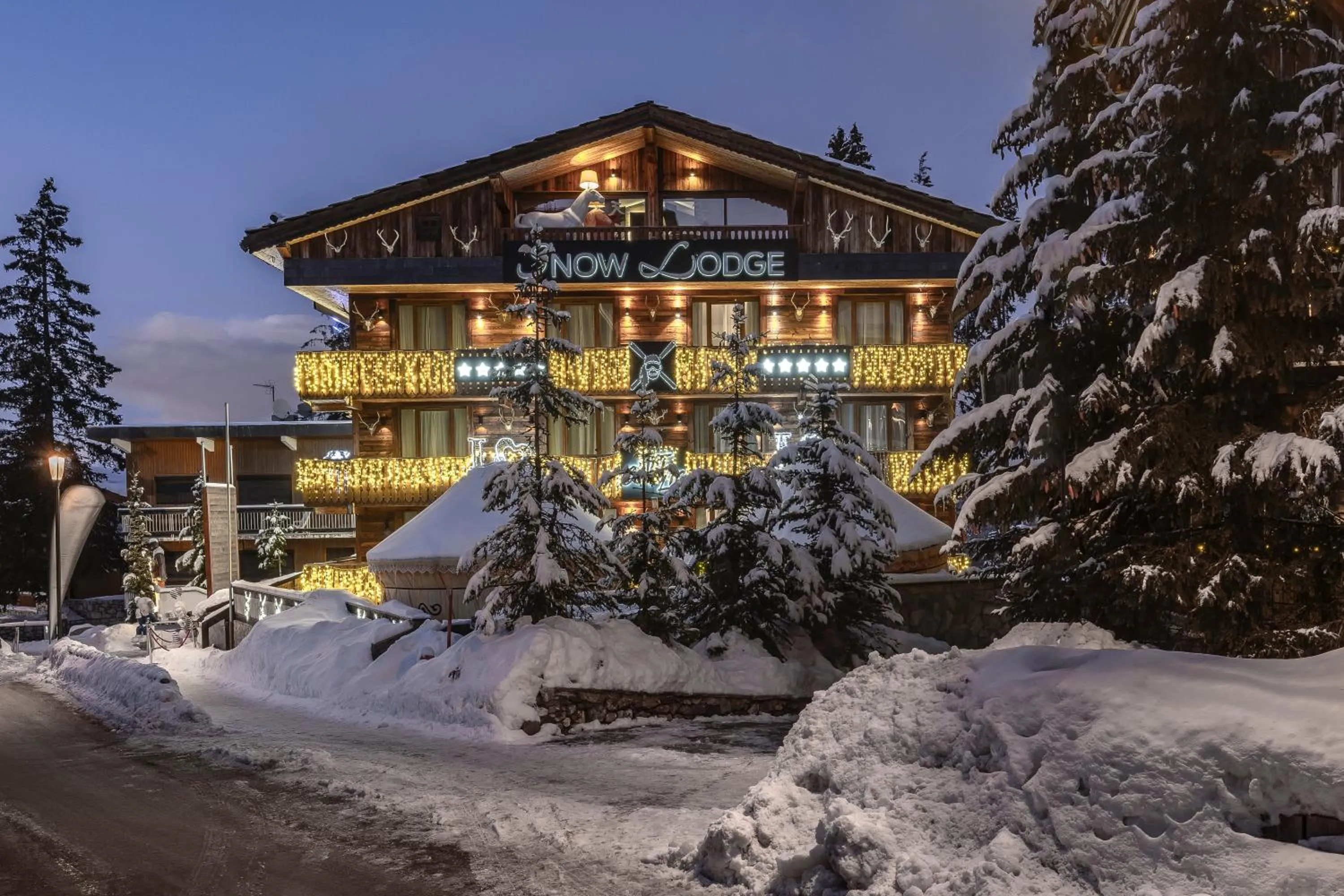 Property building in Snow Lodge Hotel Courchevel 1850