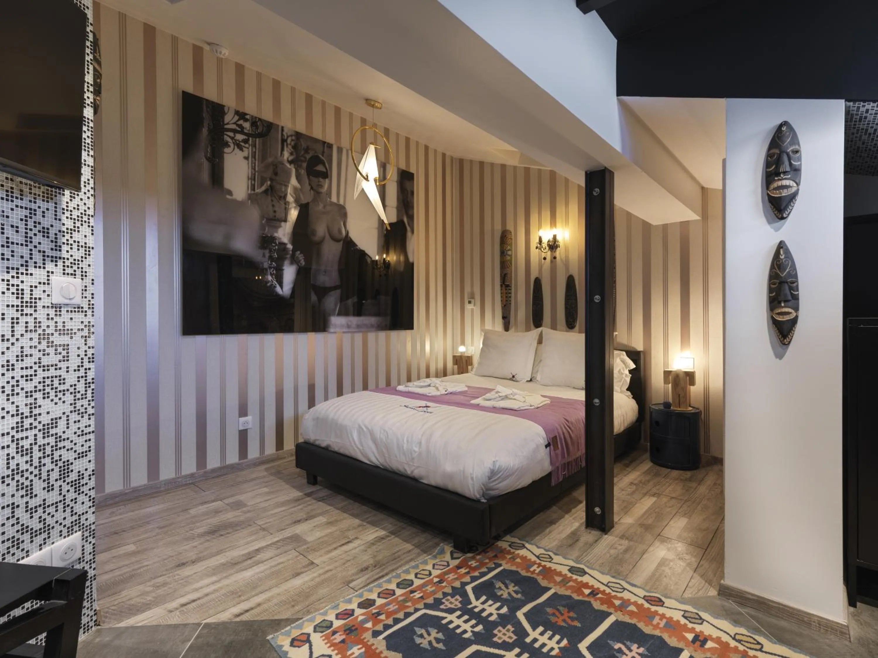 Photo of the whole room, Bed in Snow Lodge Hotel Courchevel 1850