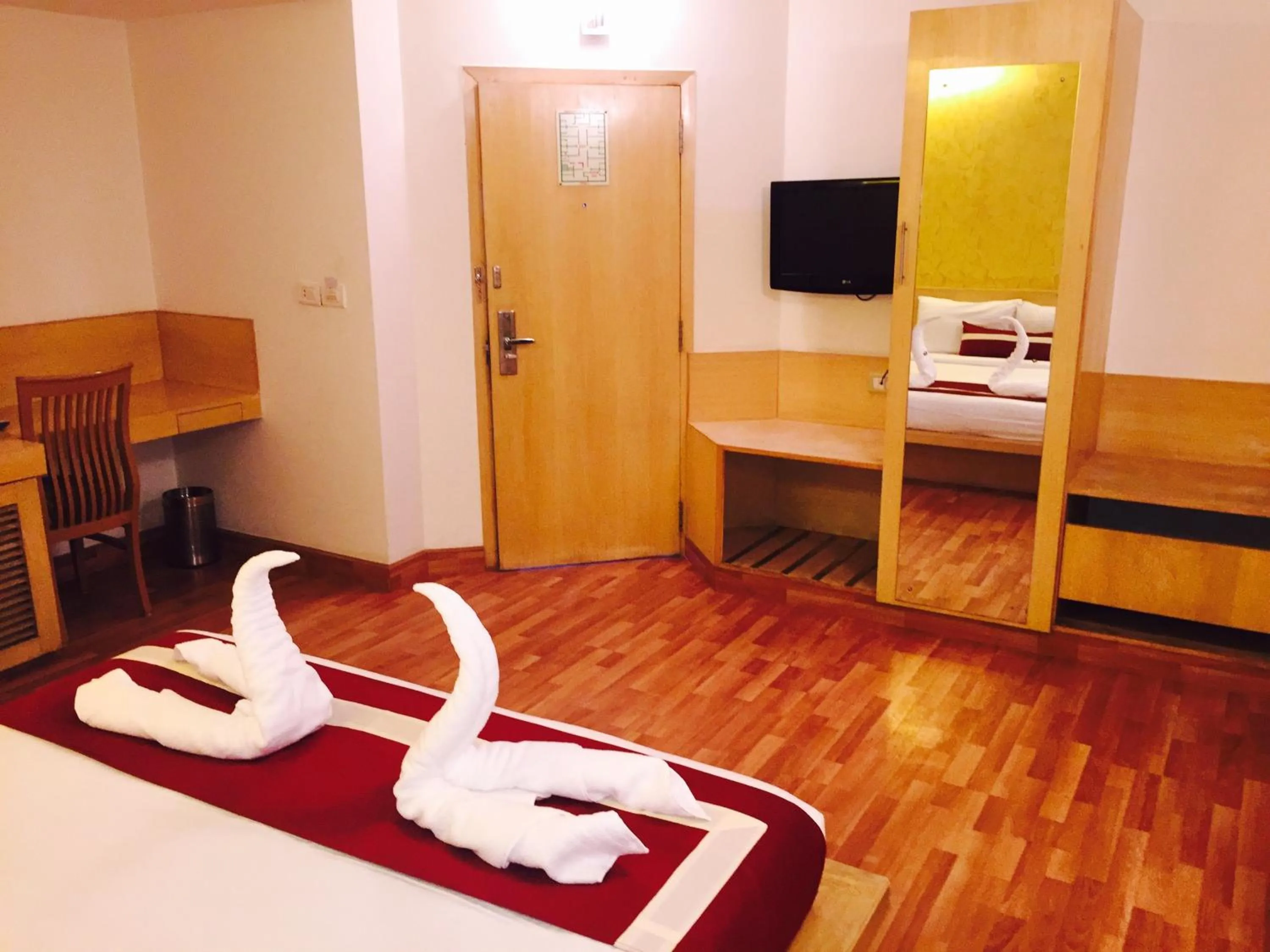 Bedroom, Bed in Octave Hotel & Spa - Marathahalli