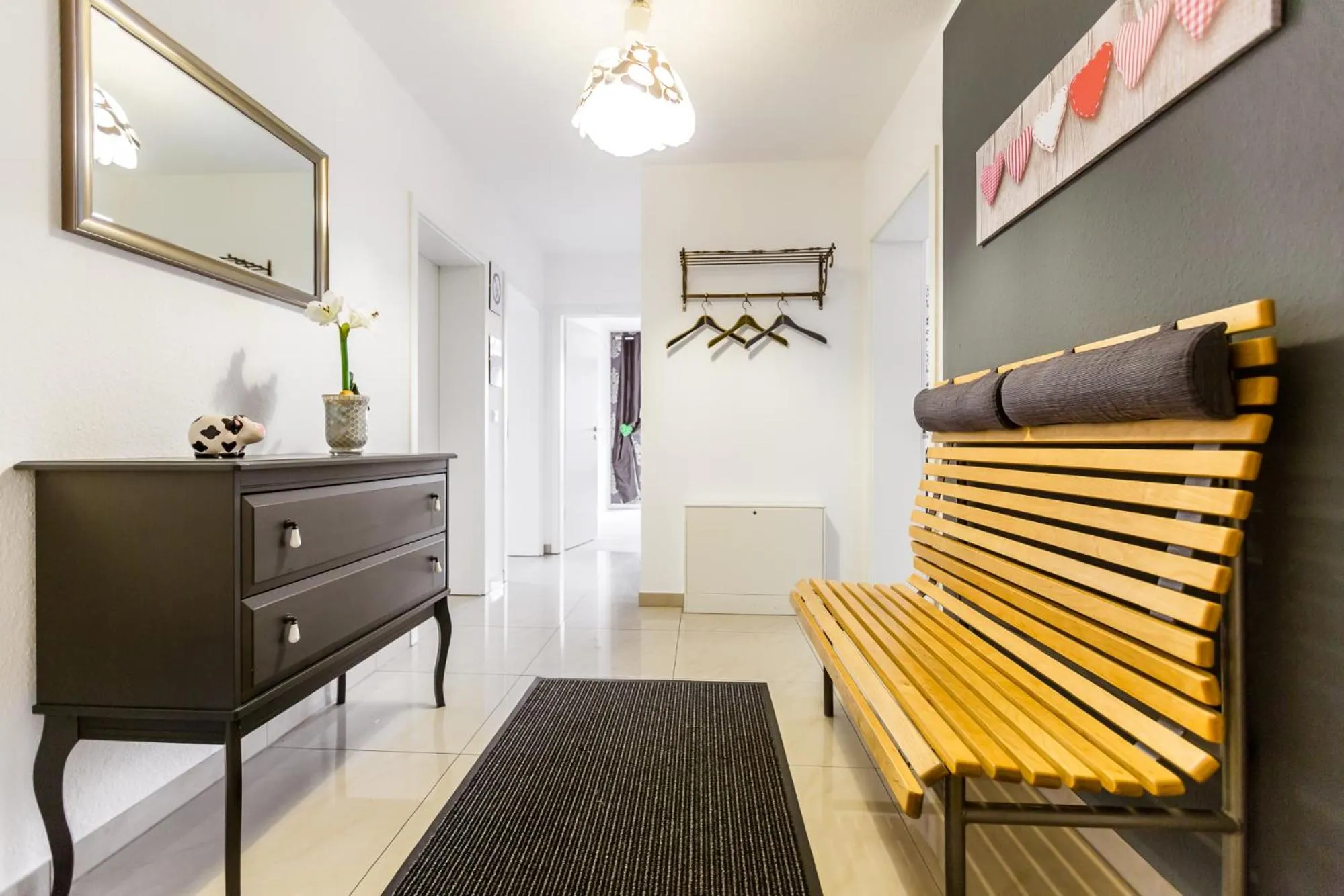 Photo of the whole room in Apartment Köln Rath