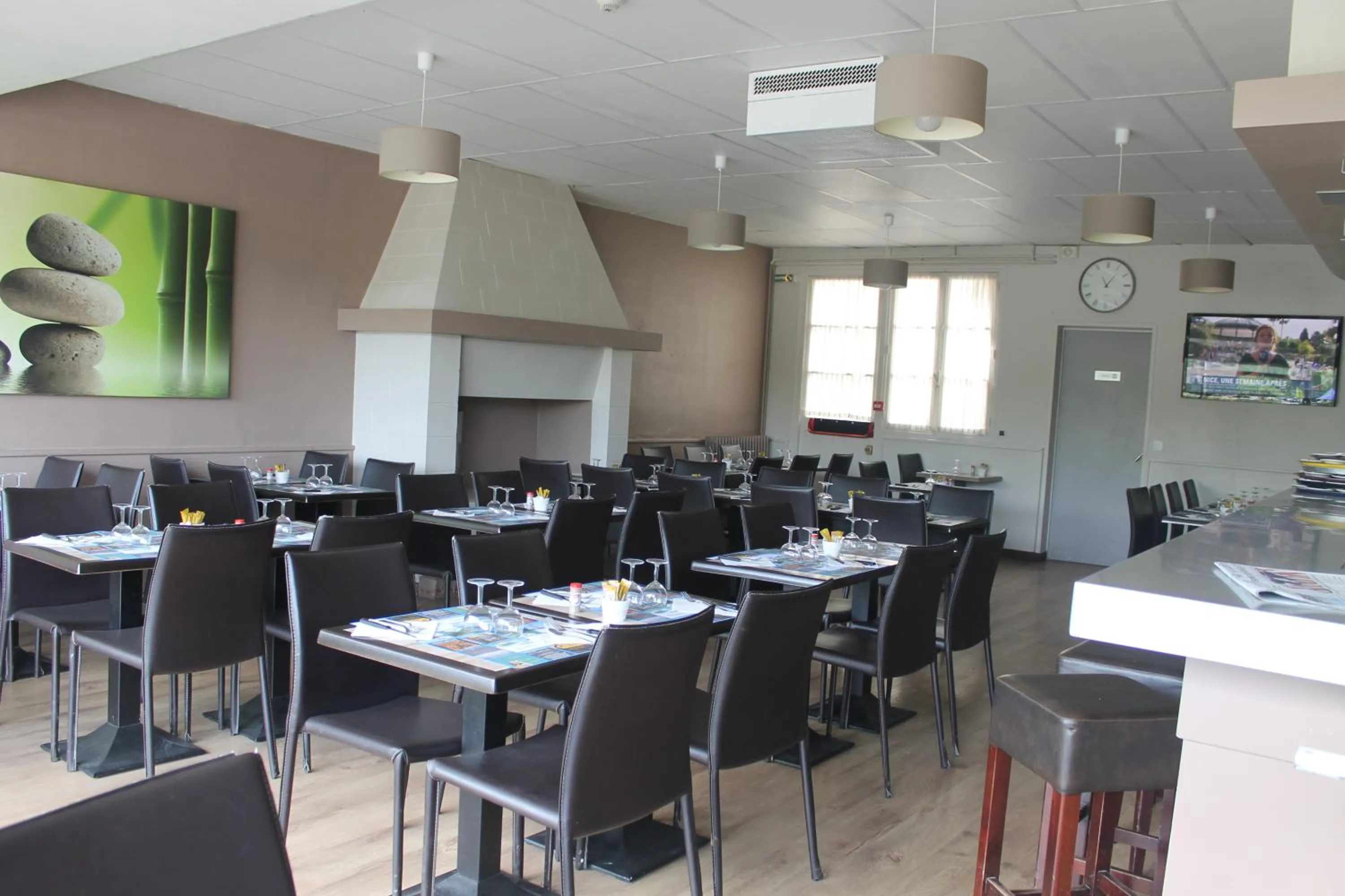 Restaurant/places to eat in Le Bellevue Lisieux