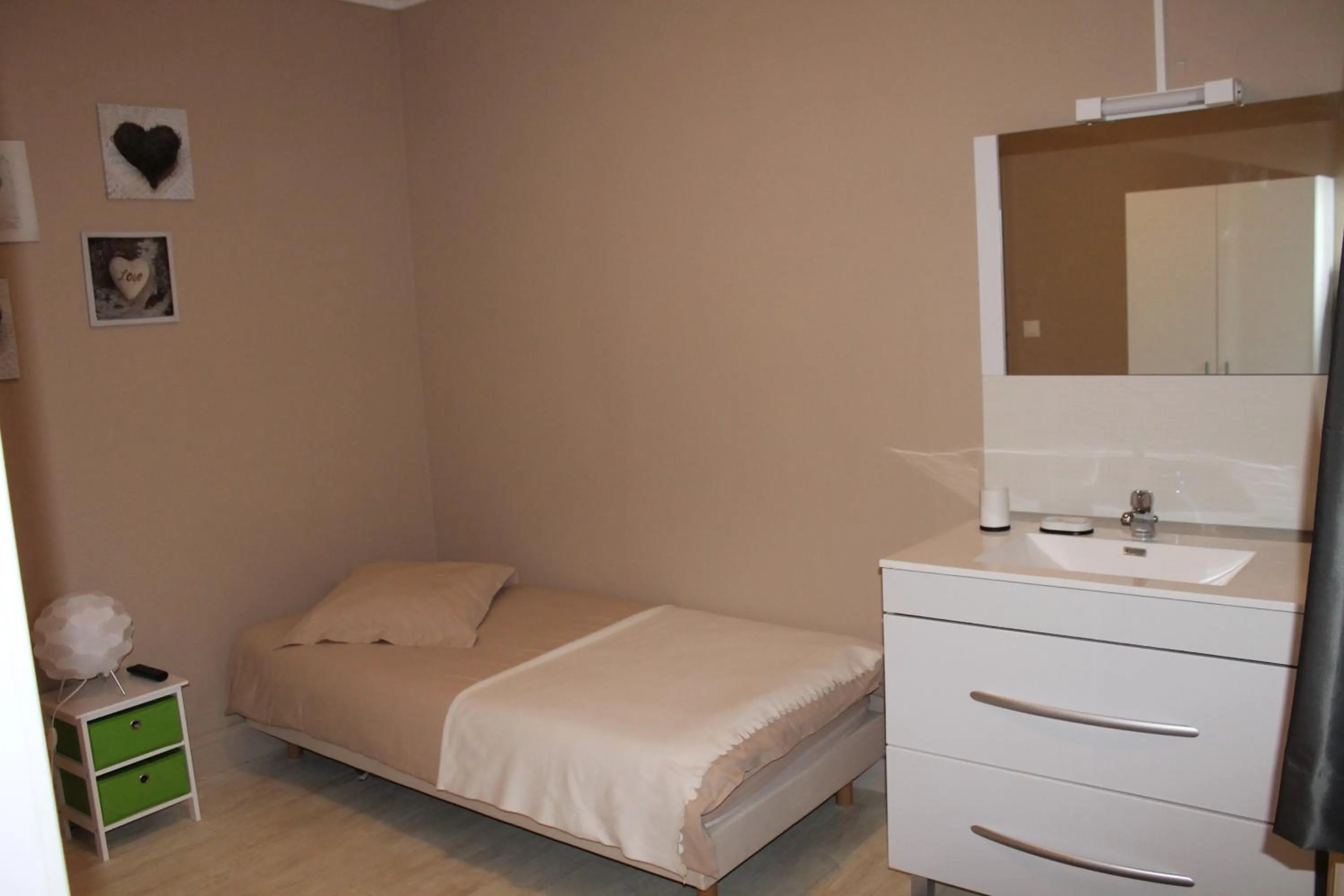 Bedroom, Bed in Le Bellevue Lisieux