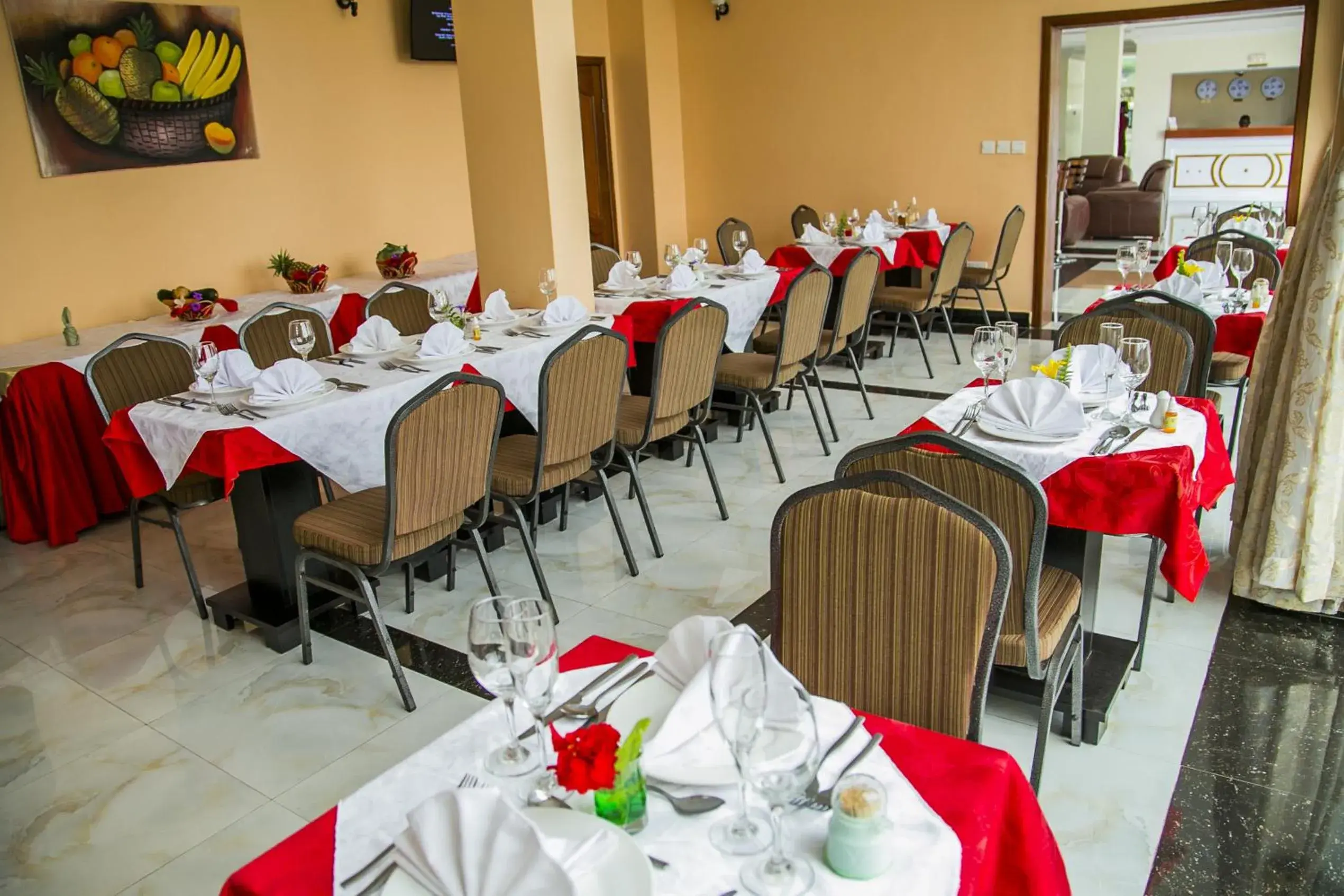 Restaurant/Places to Eat in Great Seasons Hotel Restaurant/Places to Eat in Great Seasons Hotel