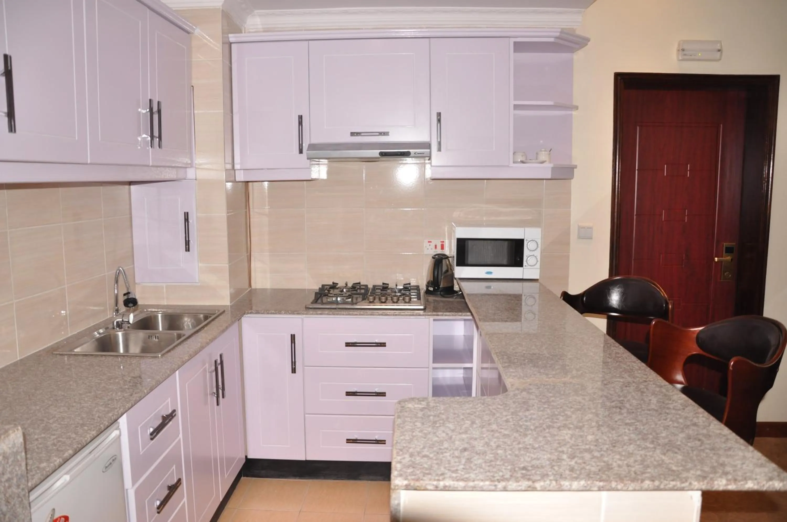 Kitchen or kitchenette, Kitchen/Kitchenette in Great Seasons Hotel