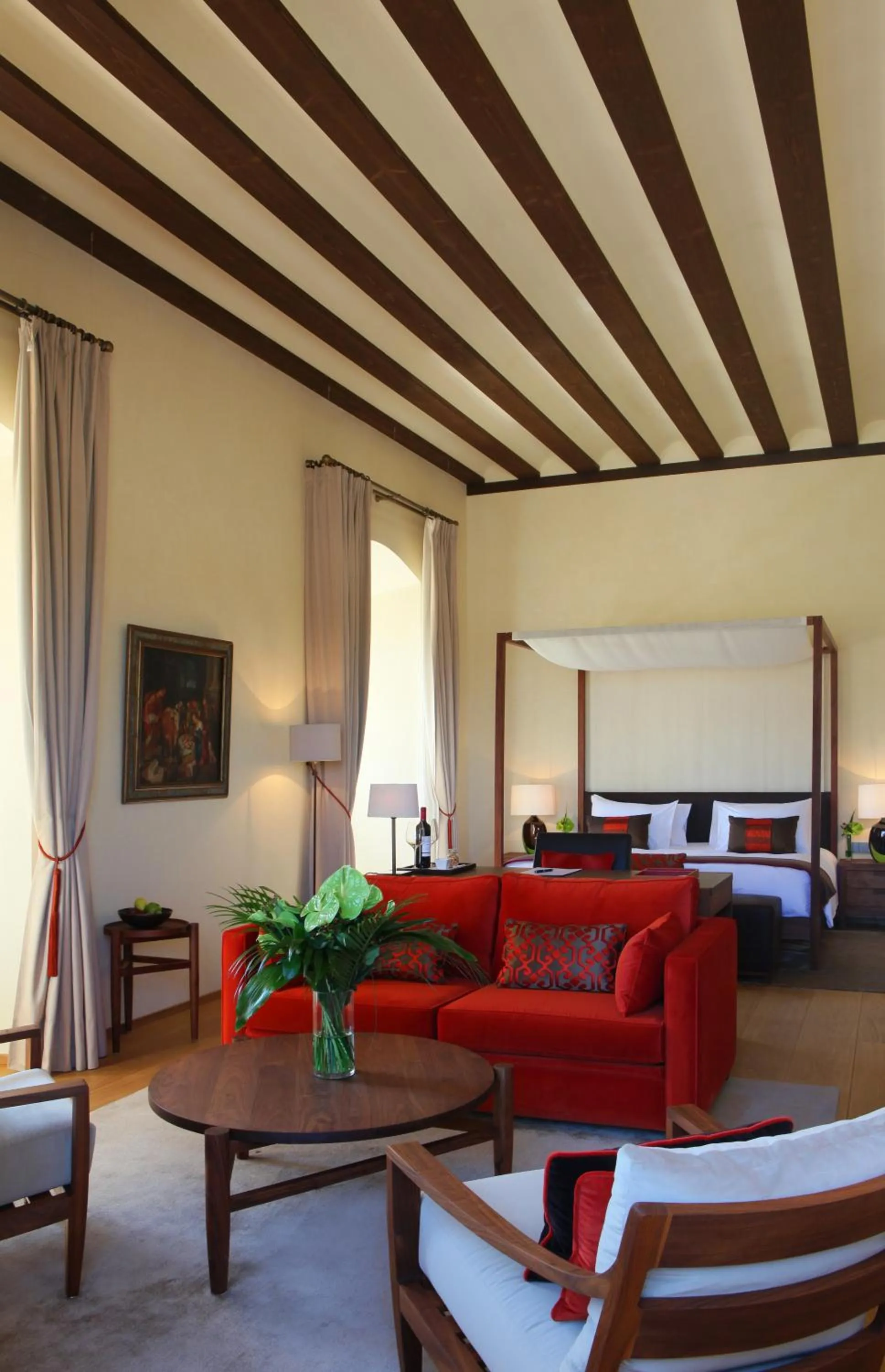 Photo of the whole room, Bed in Abadia Retuerta LeDomaine