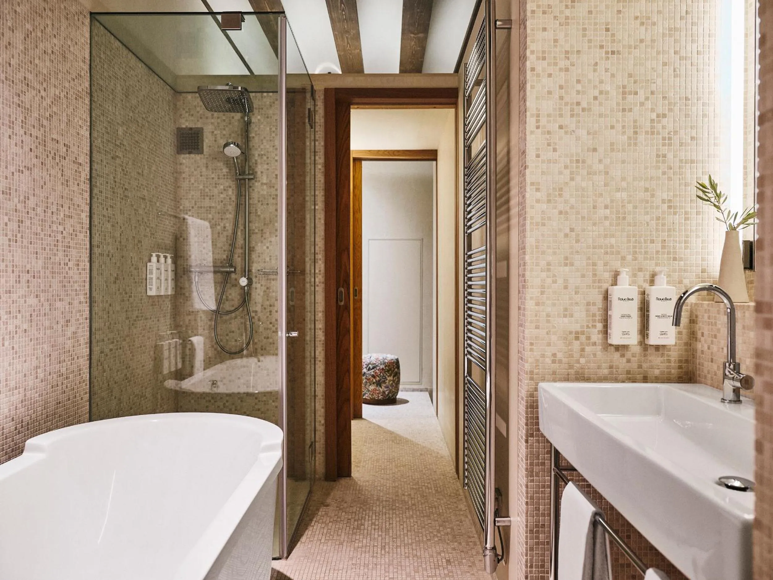 Bathroom in Abadia Retuerta LeDomaine