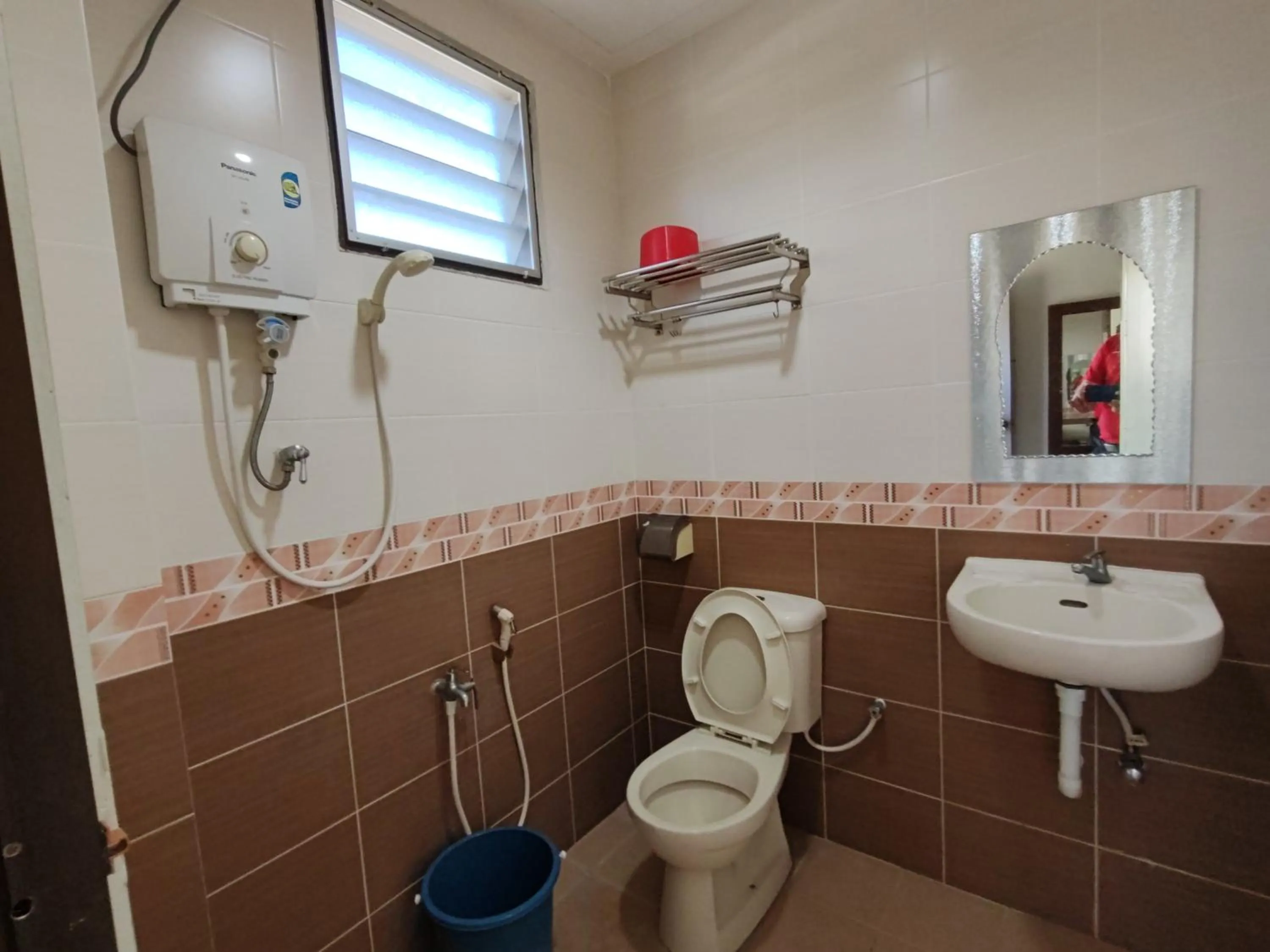 Shower in Lumut Villa Inn Homestay