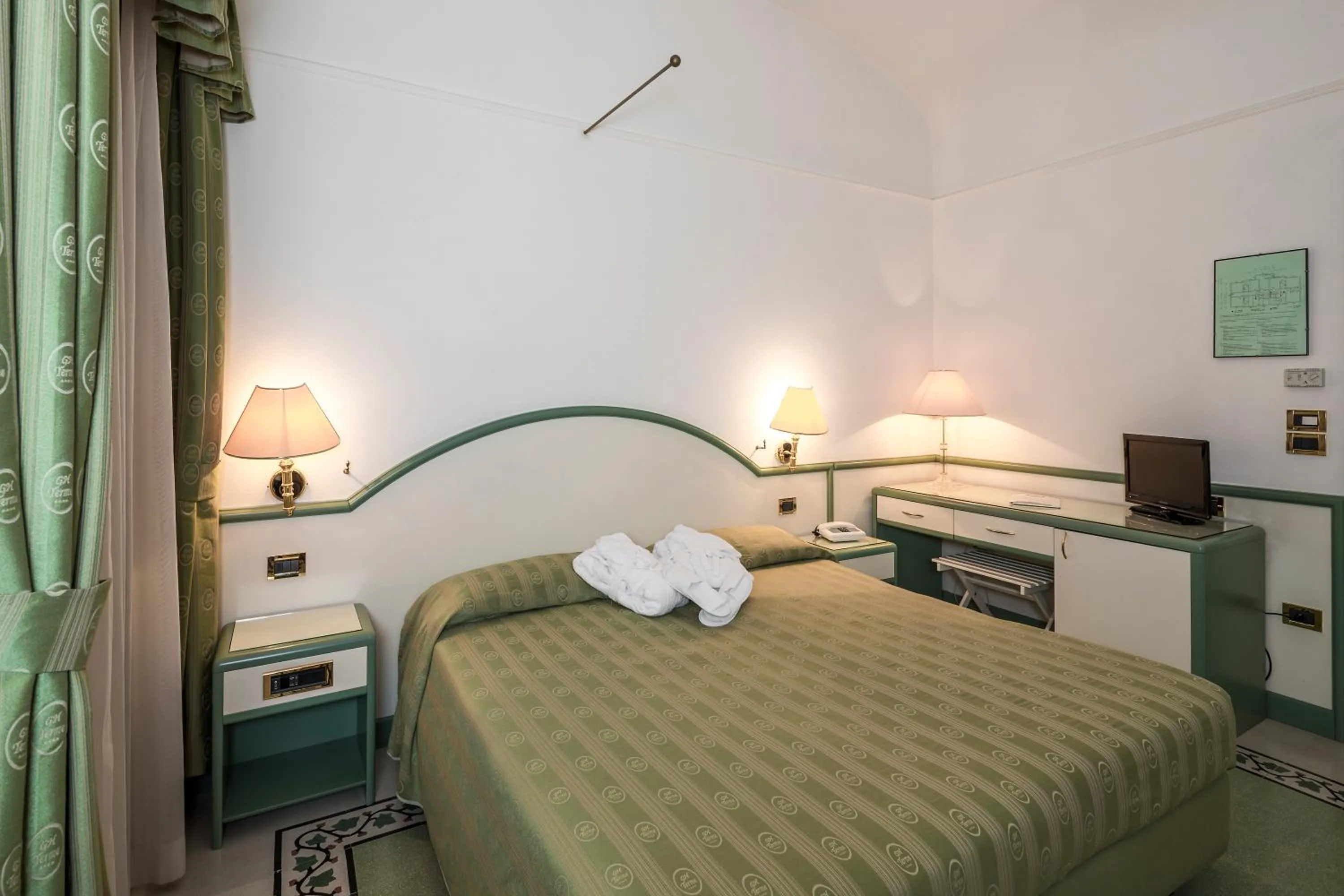 Bed in Grand Hotel Terme