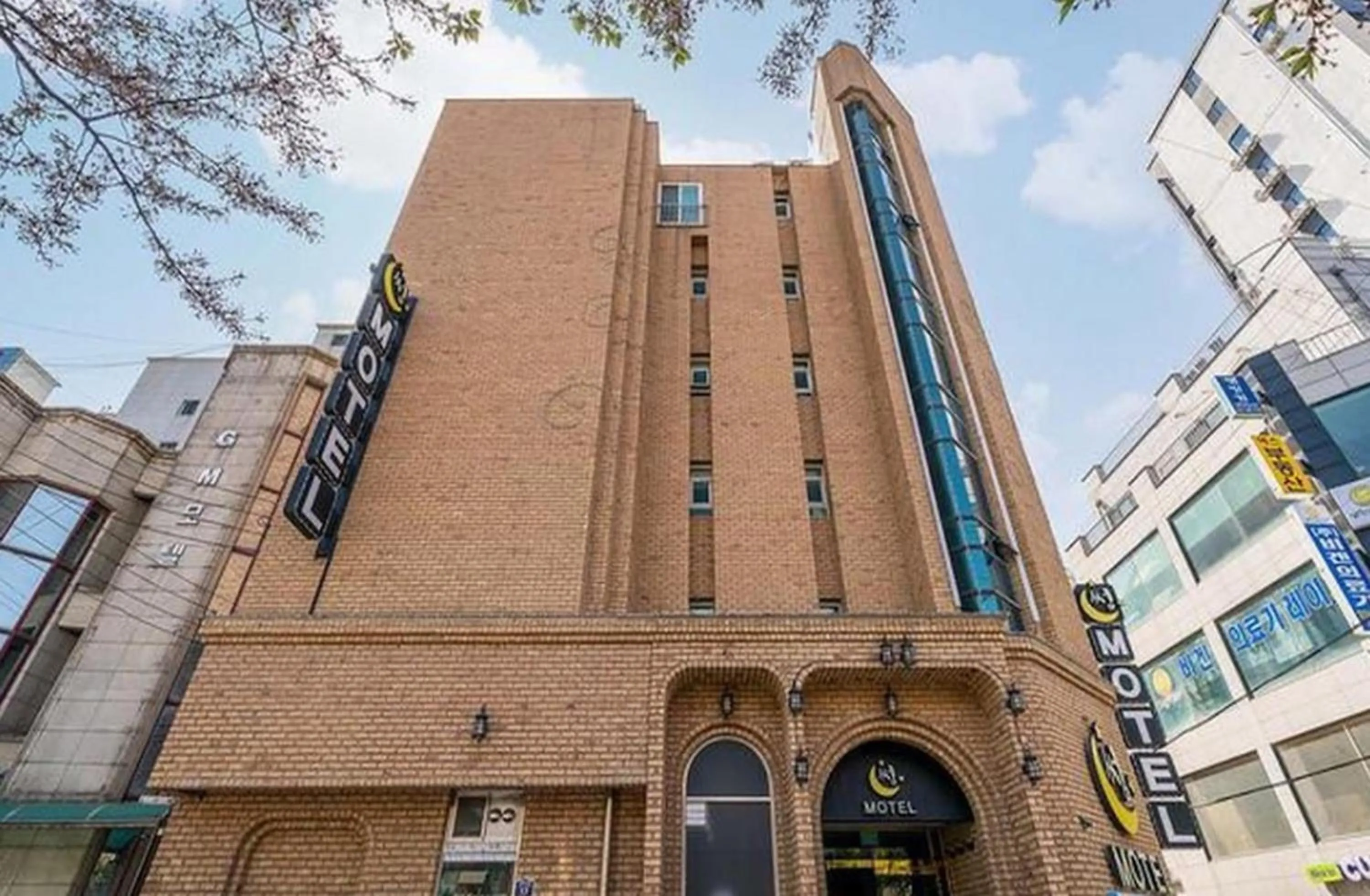 Property building in Ssum Hotel Suwon