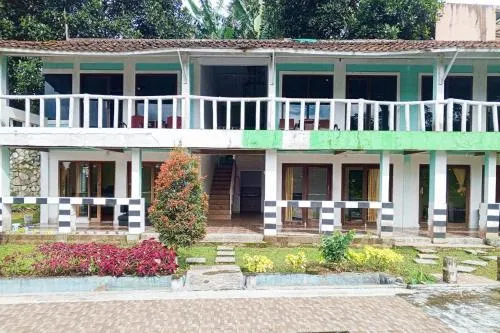 Villa Kampus Near Taman Safari Cisarua Puncak RedPartner