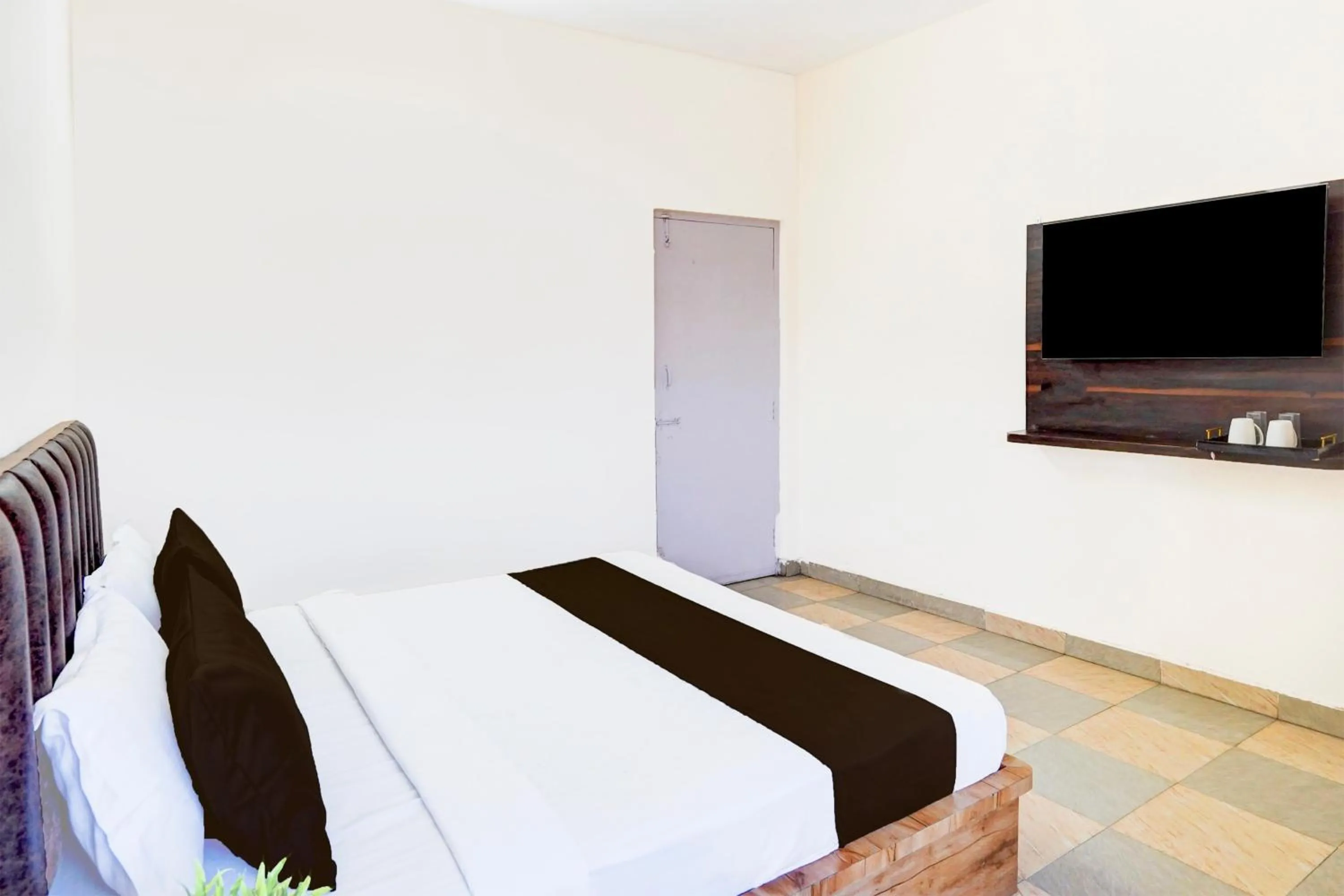 Bedroom, Bed in Hotel O Sudhowala Near Nanda ki Chowk