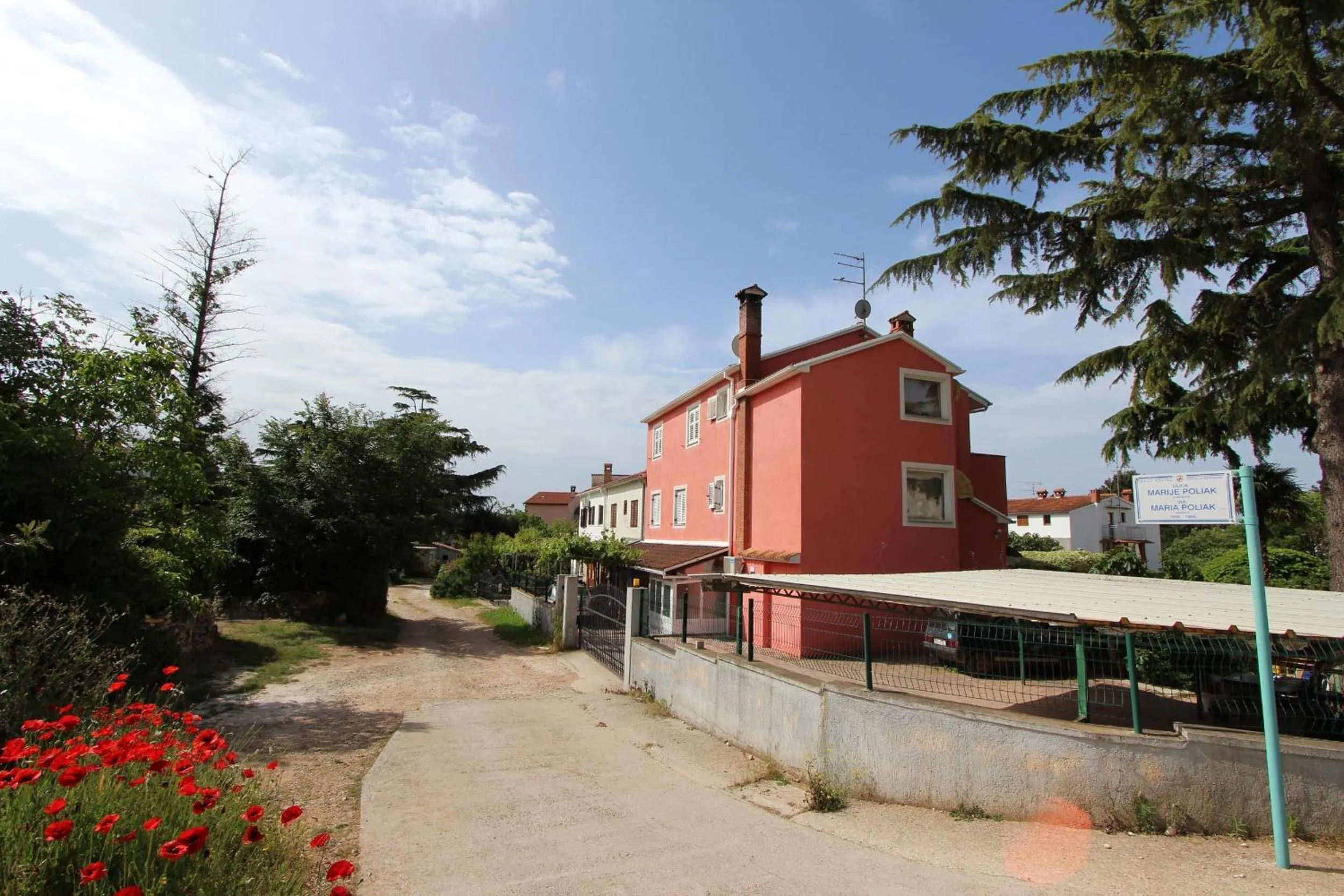 Facade/entrance in Apartment Suzana