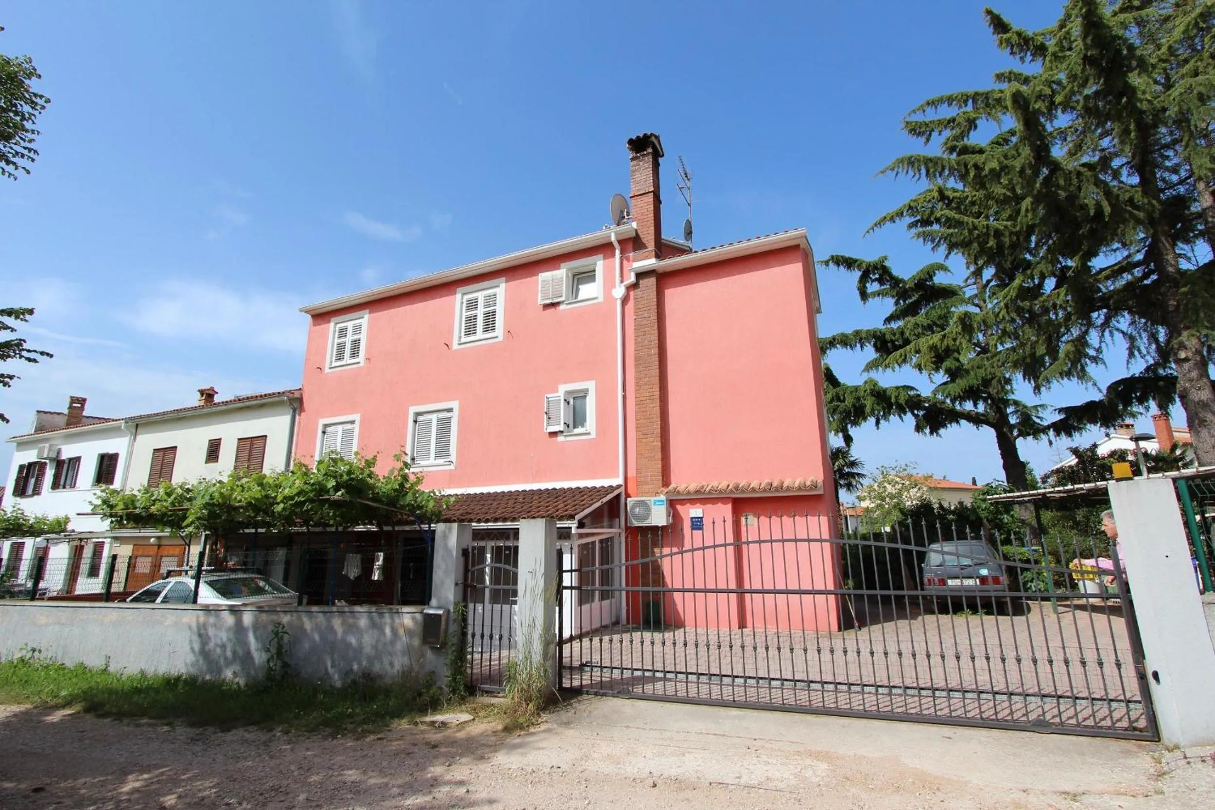 Facade/entrance in Apartment Suzana