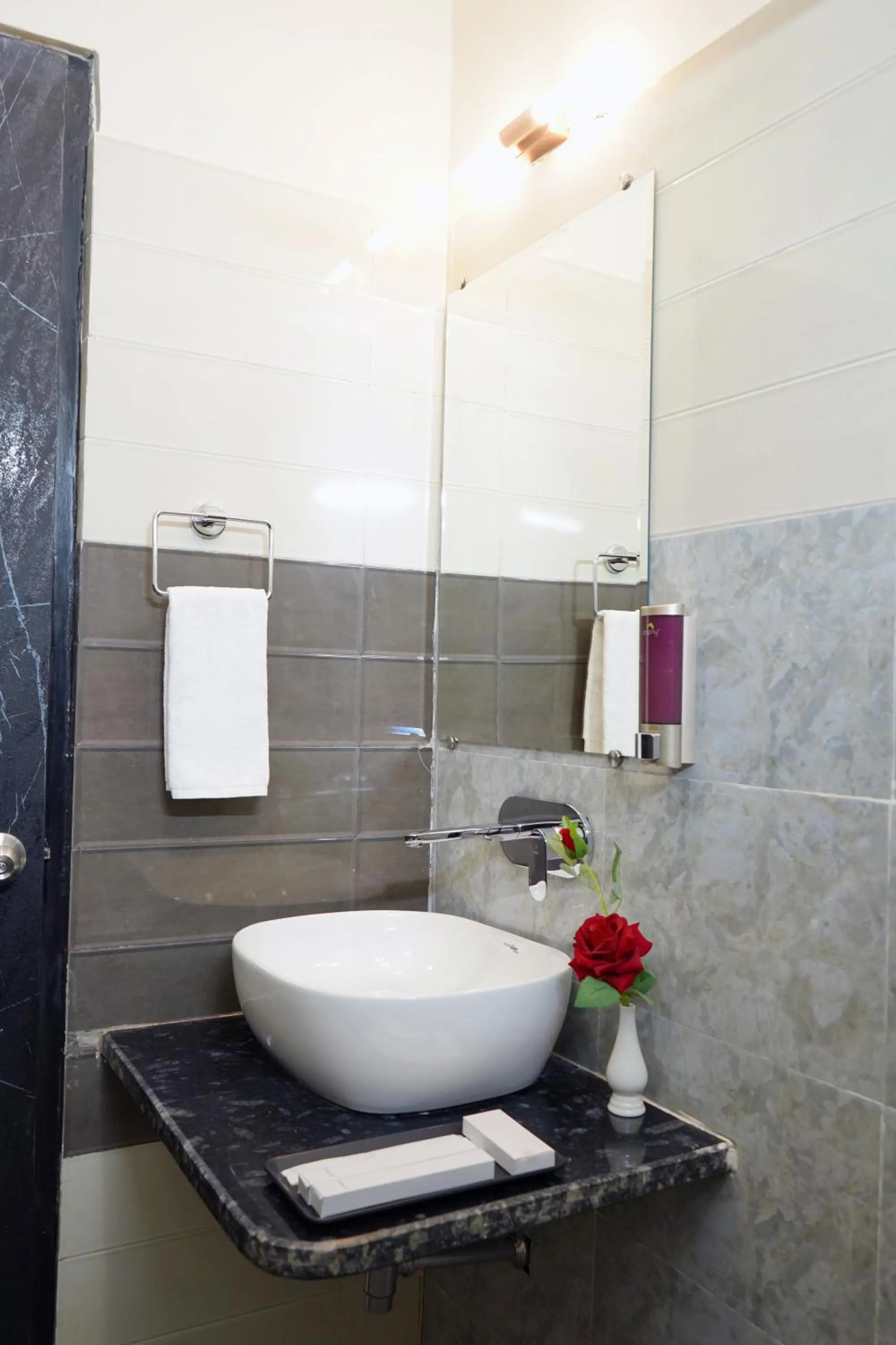 Bathroom in ShriGo Hotel Banaras