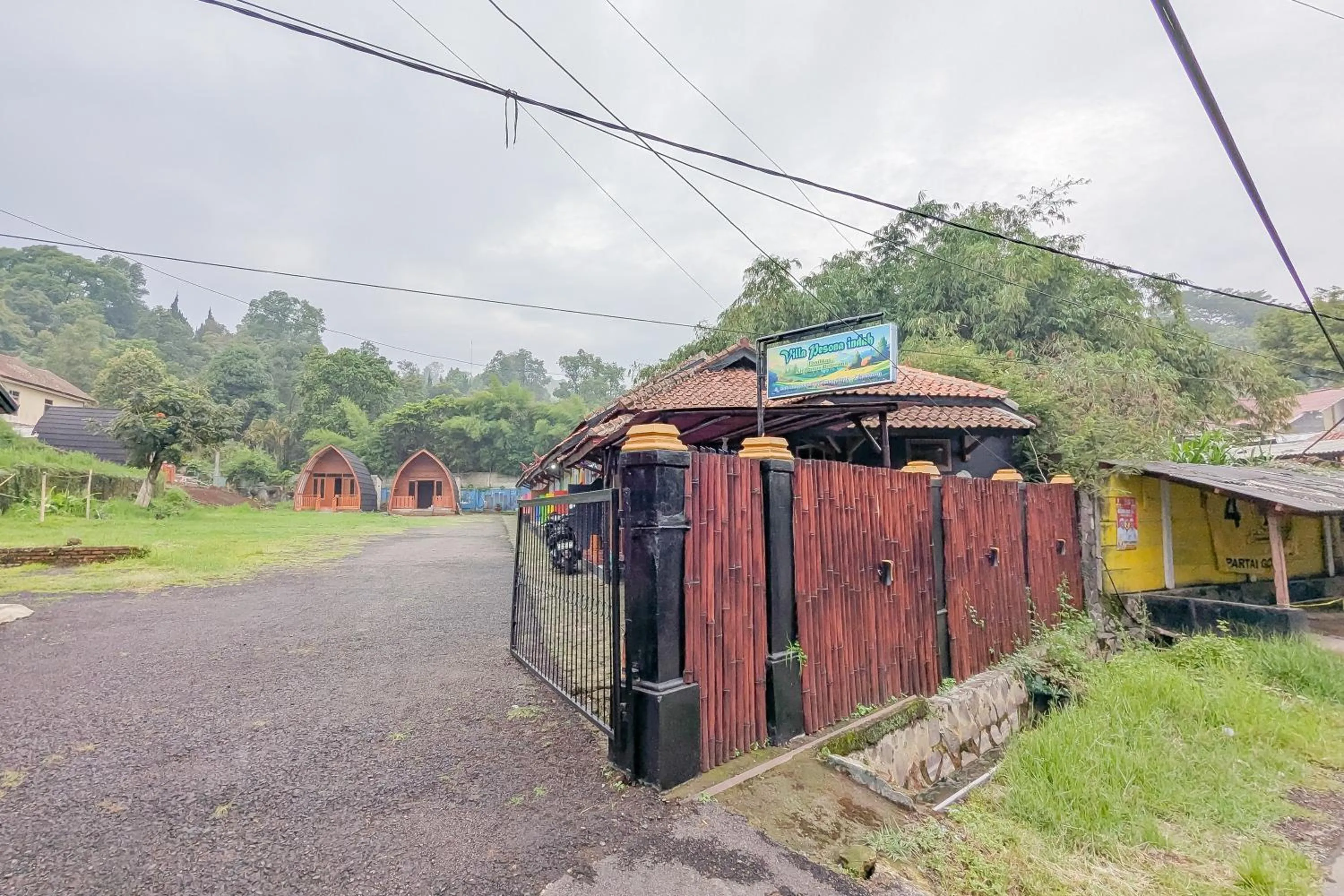 RedDoorz Resort at Ciater 3