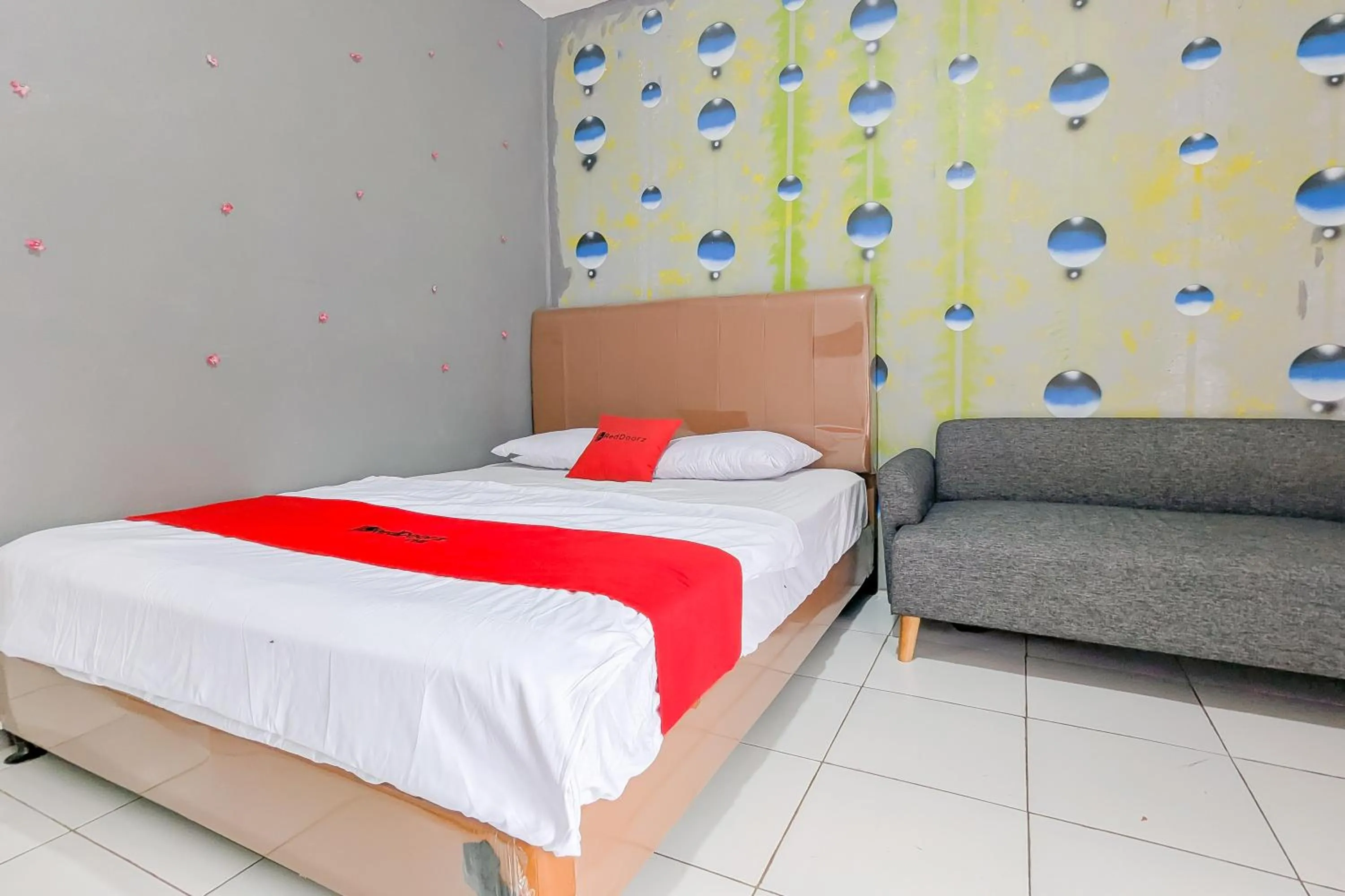 RedDoorz Resort at Ciater 3