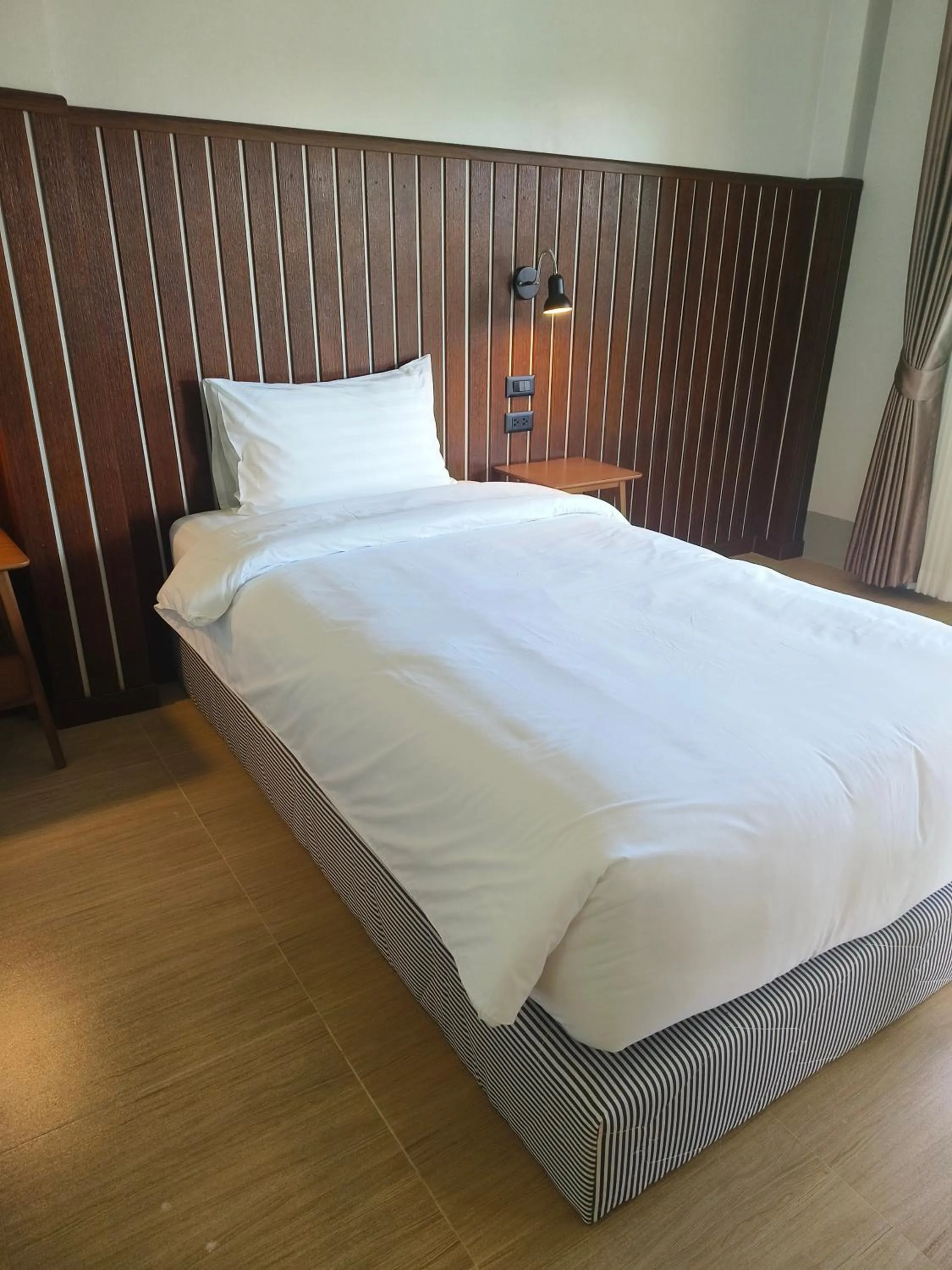 Bed in Mookies Bungalows