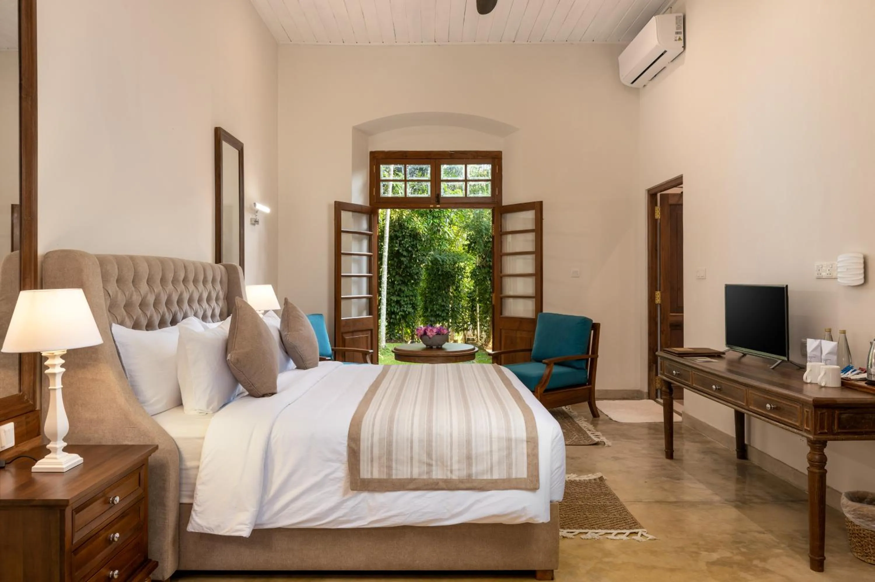 Superior Double Room in Clodagh Manor House by Seven Angels