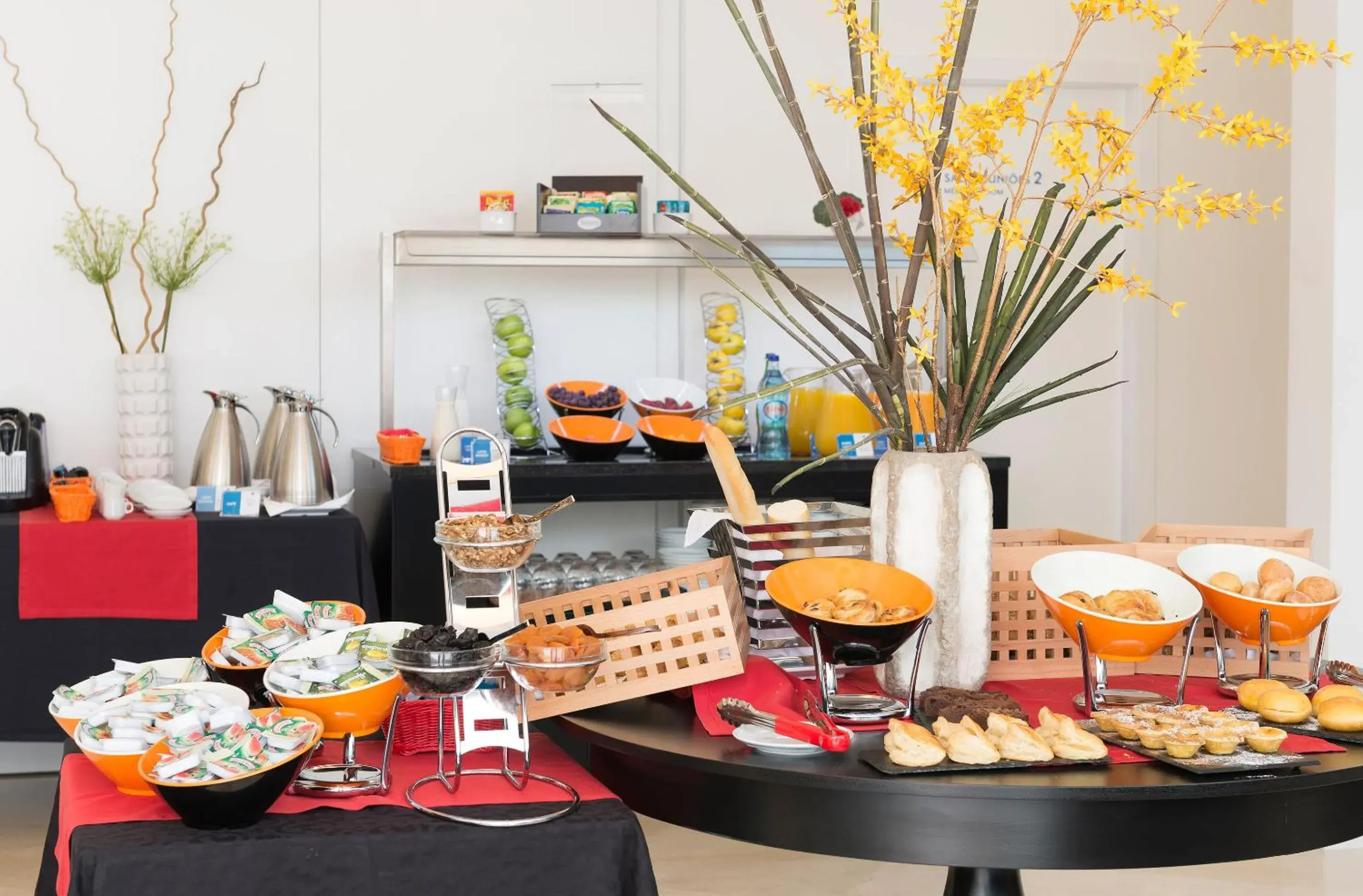 Buffet breakfast in TRYP by Wyndham Leiria Buffet breakfast in TRYP by Wyndham Leiria
