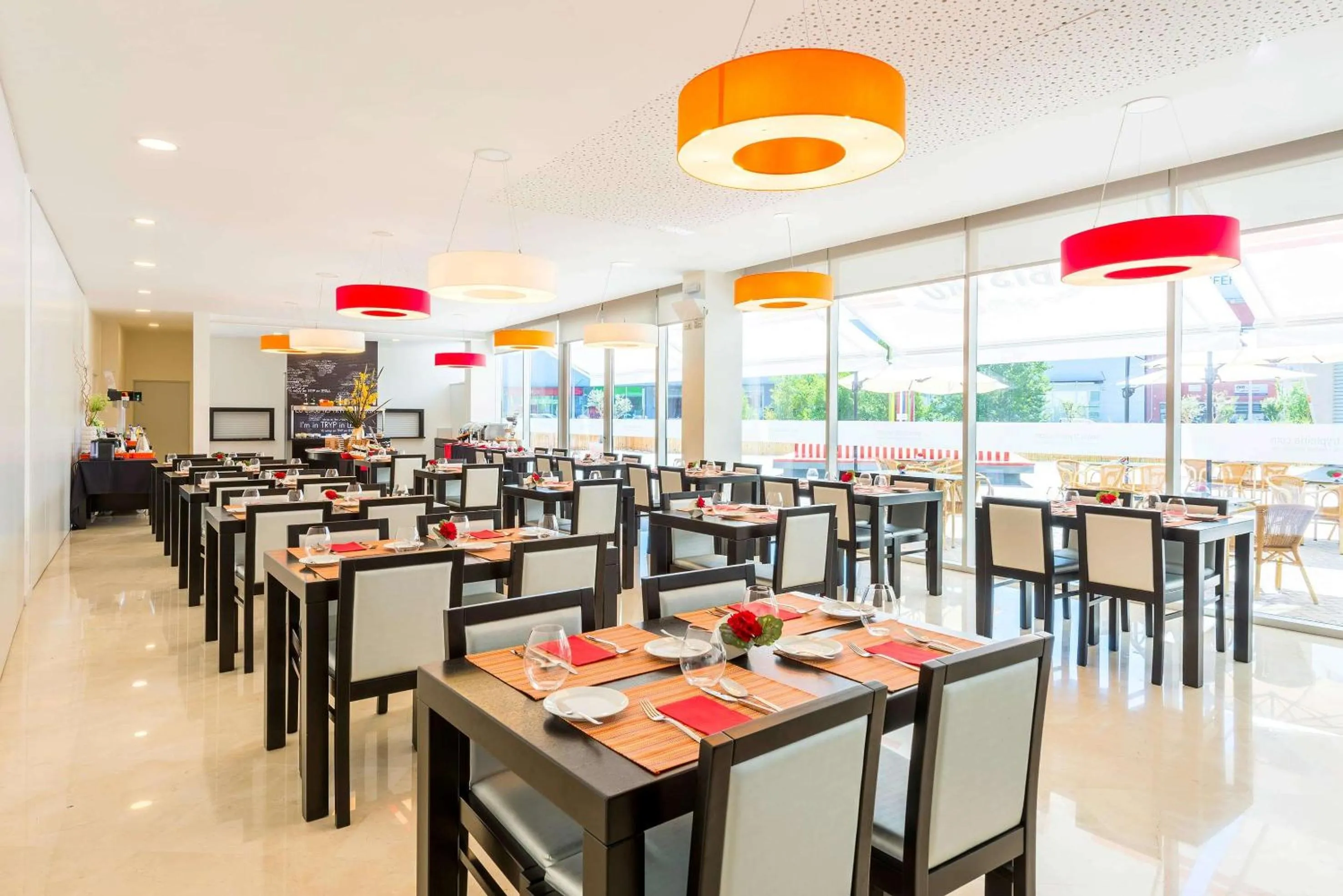 Restaurant/places to eat in TRYP by Wyndham Leiria