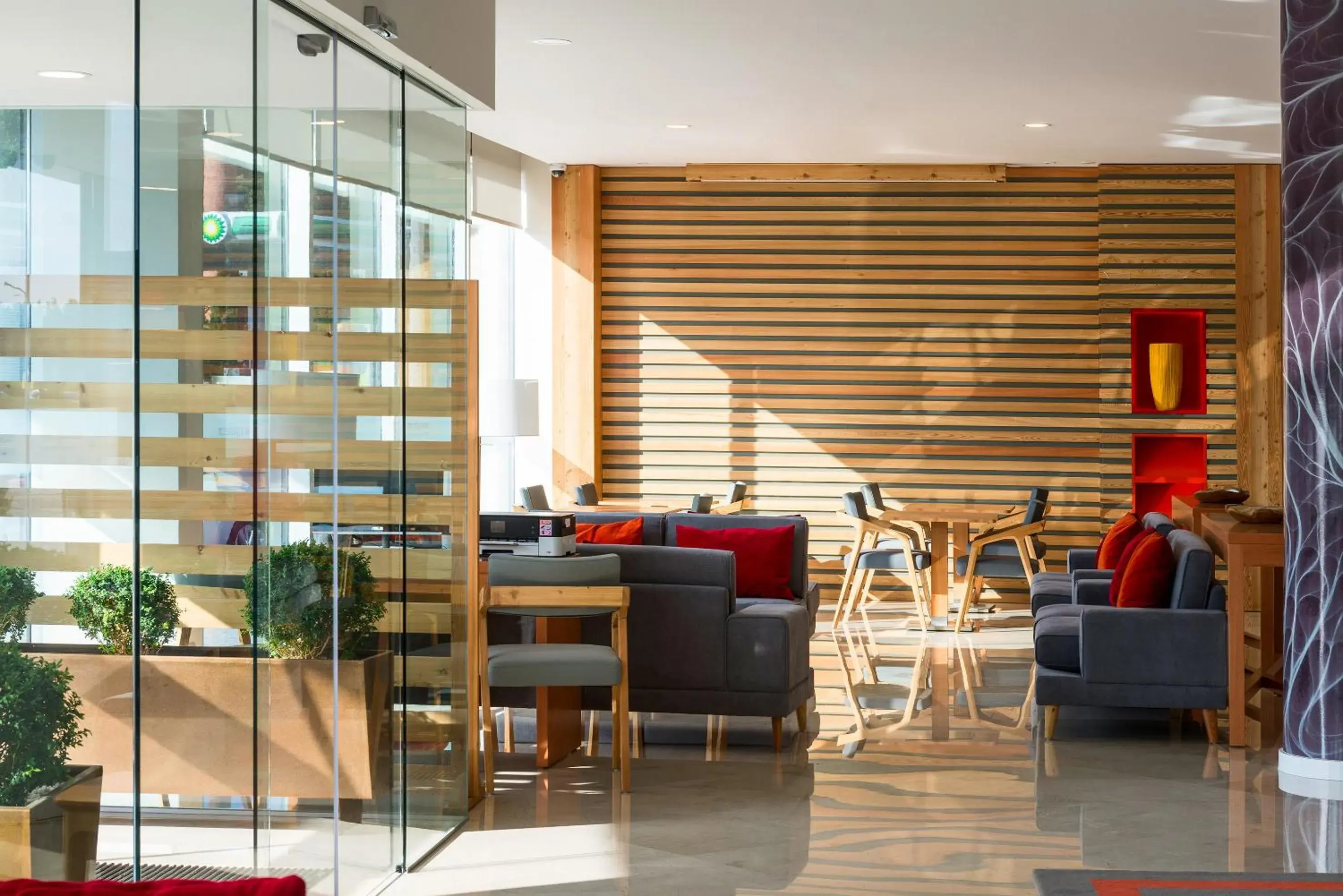 Lobby or reception in TRYP by Wyndham Leiria Lobby or reception in TRYP by Wyndham Leiria