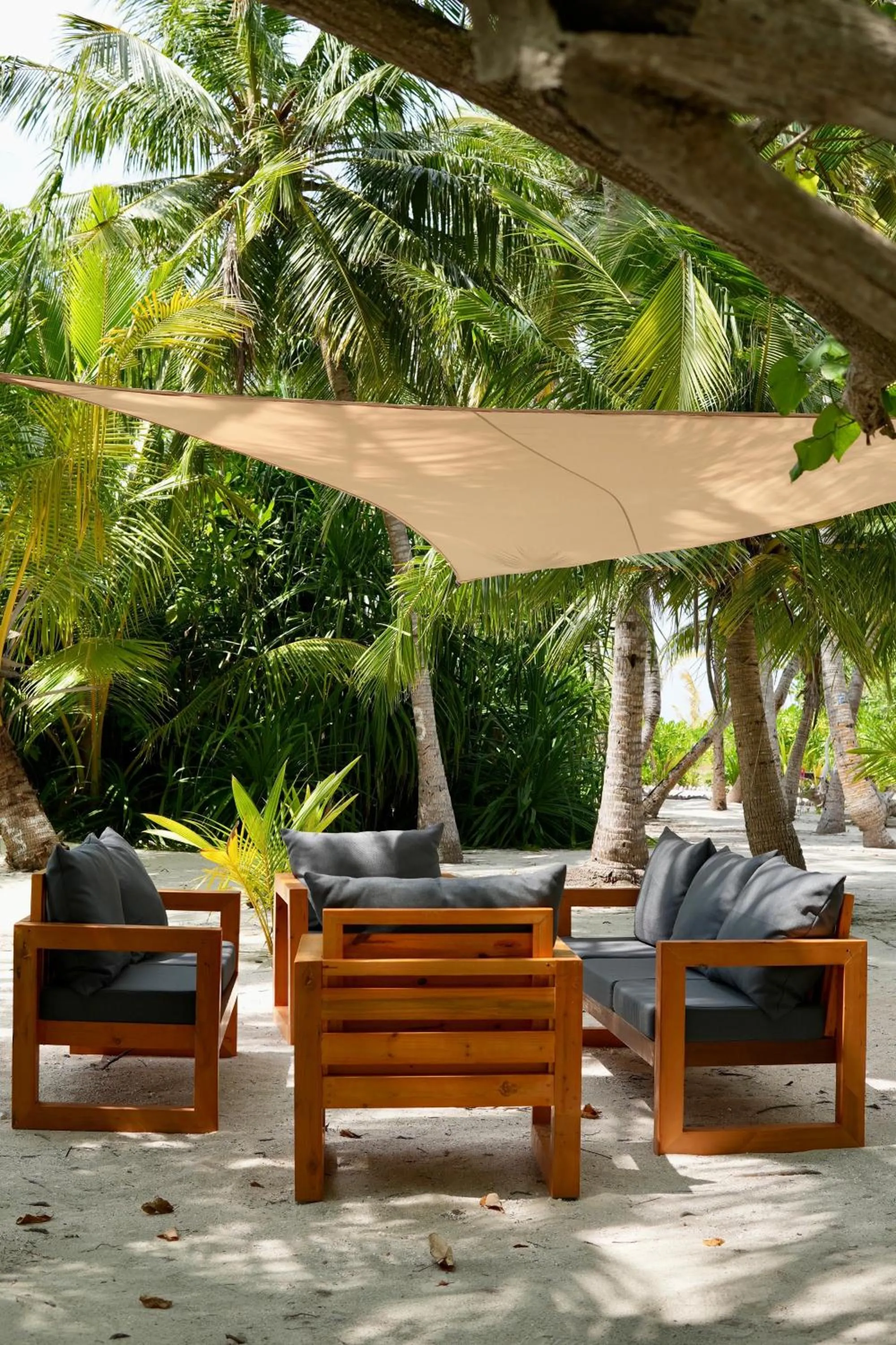 Garden view in Rattehi Inn at Rakeedhoo