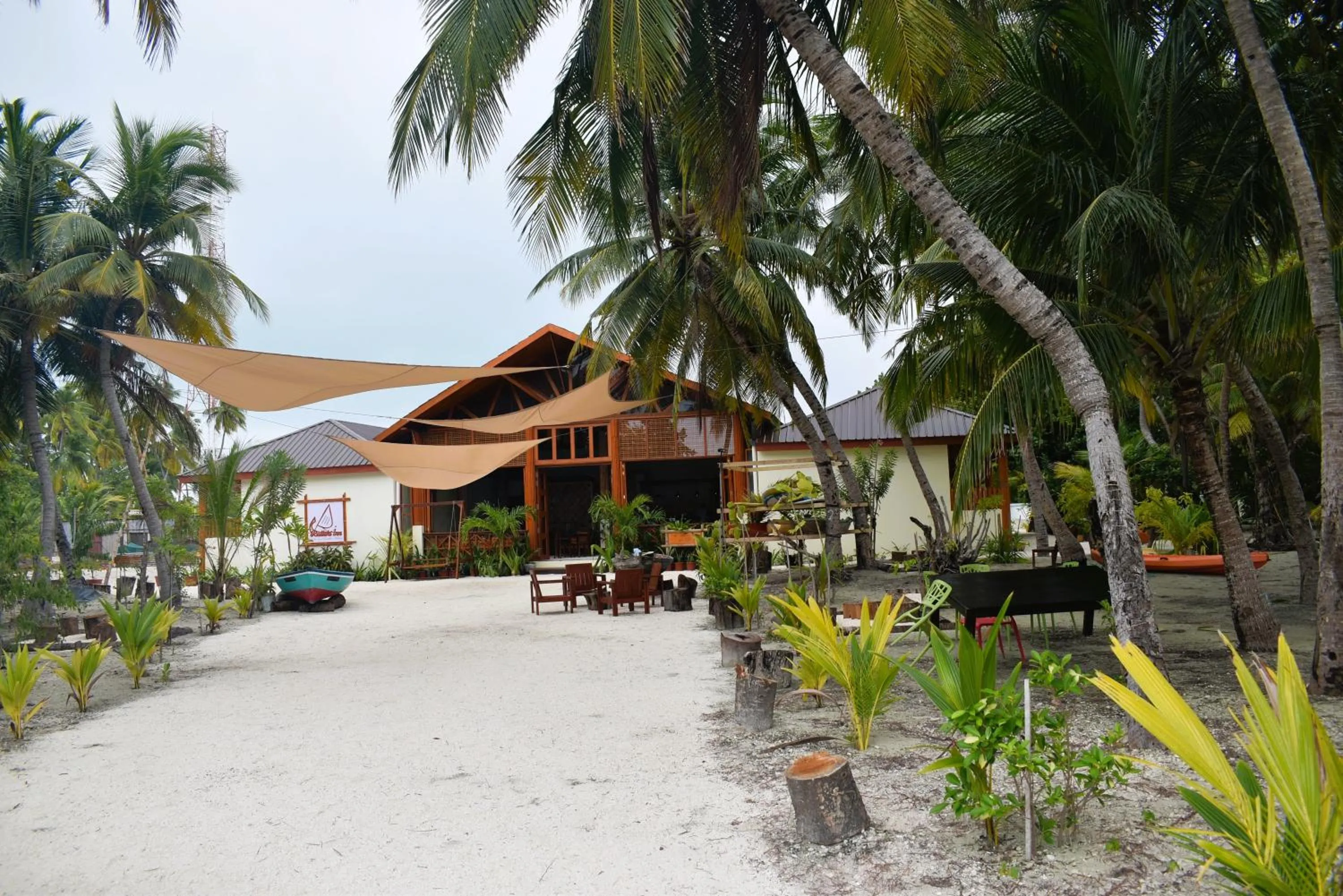 Property building in Rattehi Inn at Rakeedhoo