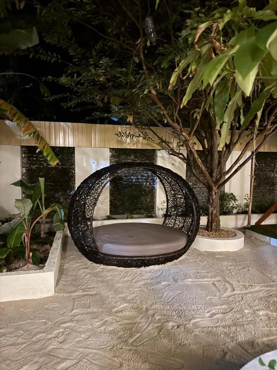 Seating area in Rattehi Inn at Rakeedhoo