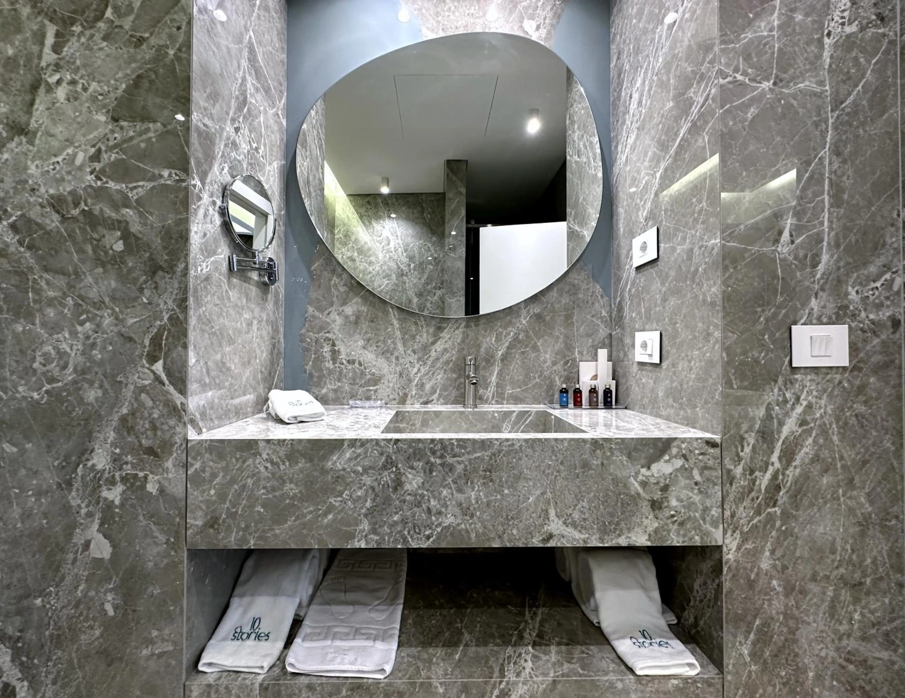 Deluxe King Suite in 10 Stories Hotel