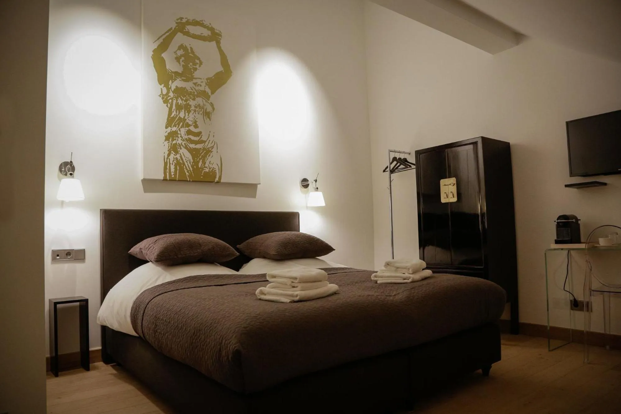 Photo of the whole room, Bed in La Pipistrelle Hotel