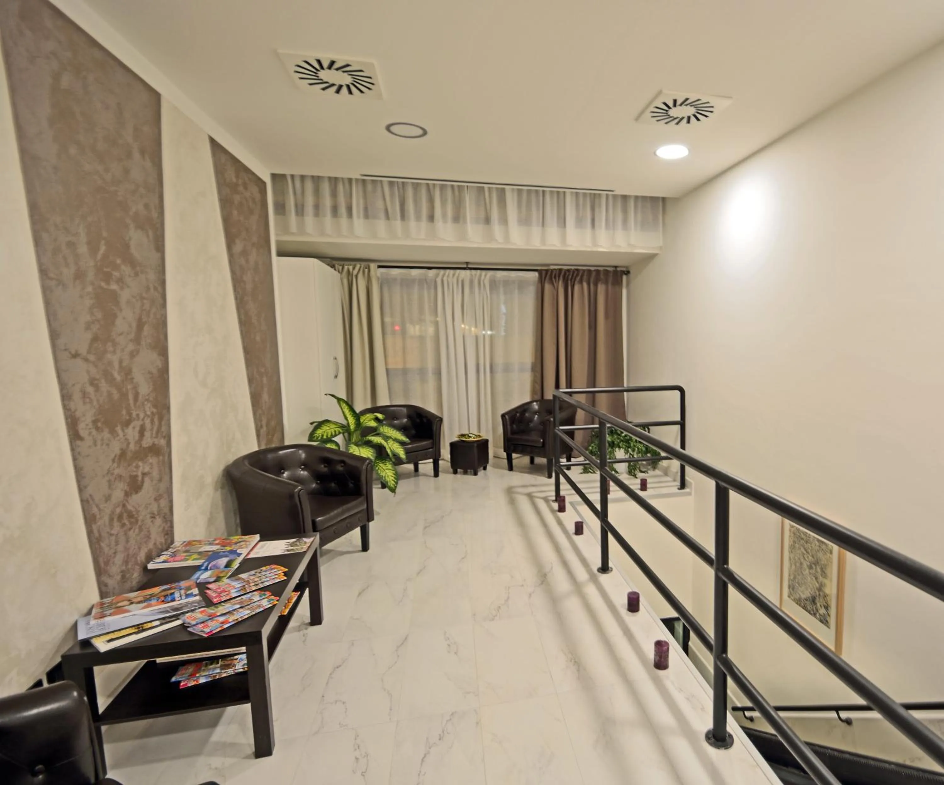 Seating area in Hotel Luxor Florence