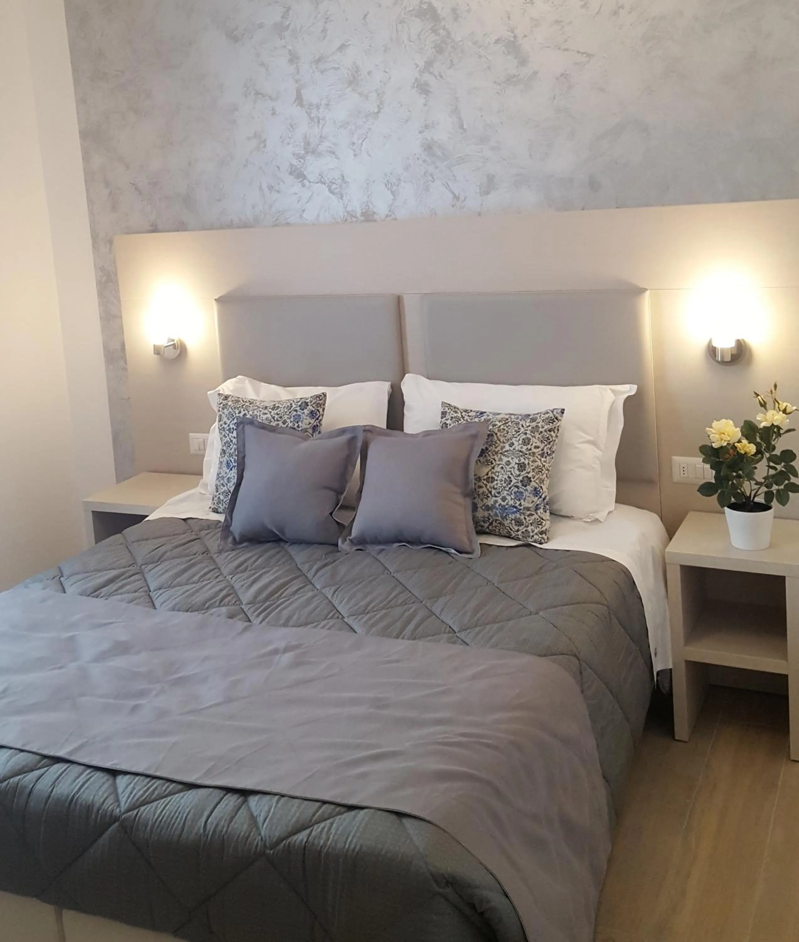 Bed in Hotel Luxor Florence