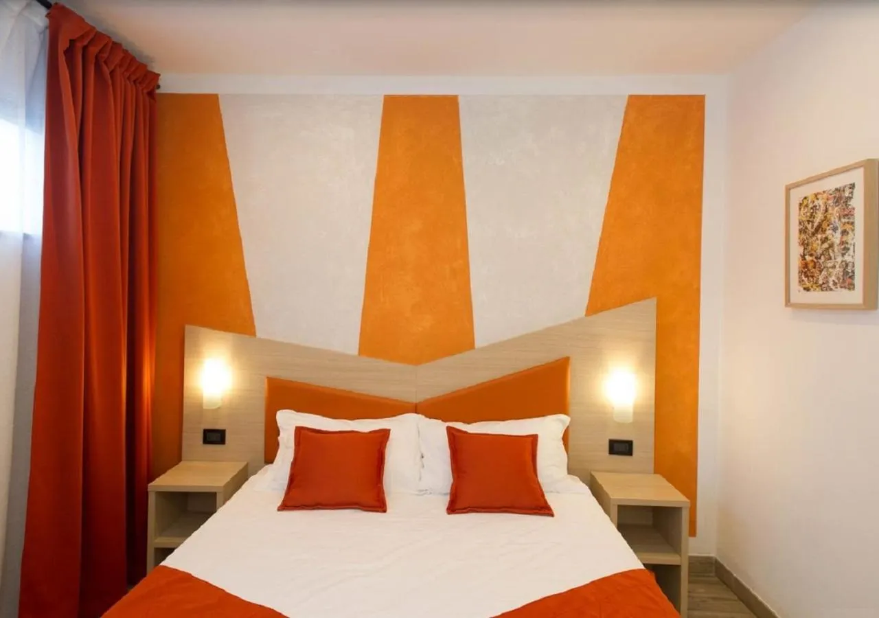 Bed in Hotel Luxor Florence