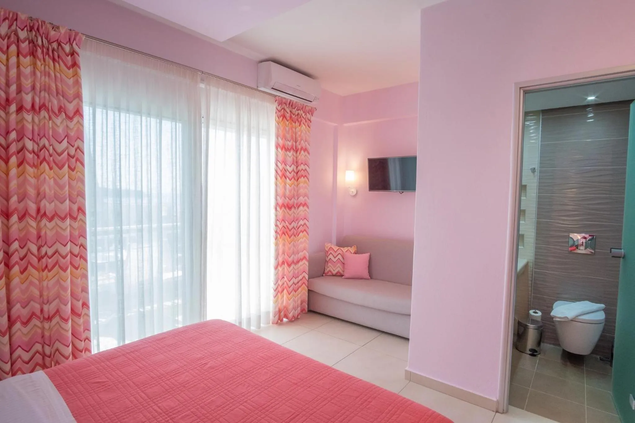 Photo of the whole room, Bed in WhiteSands Beach Resort