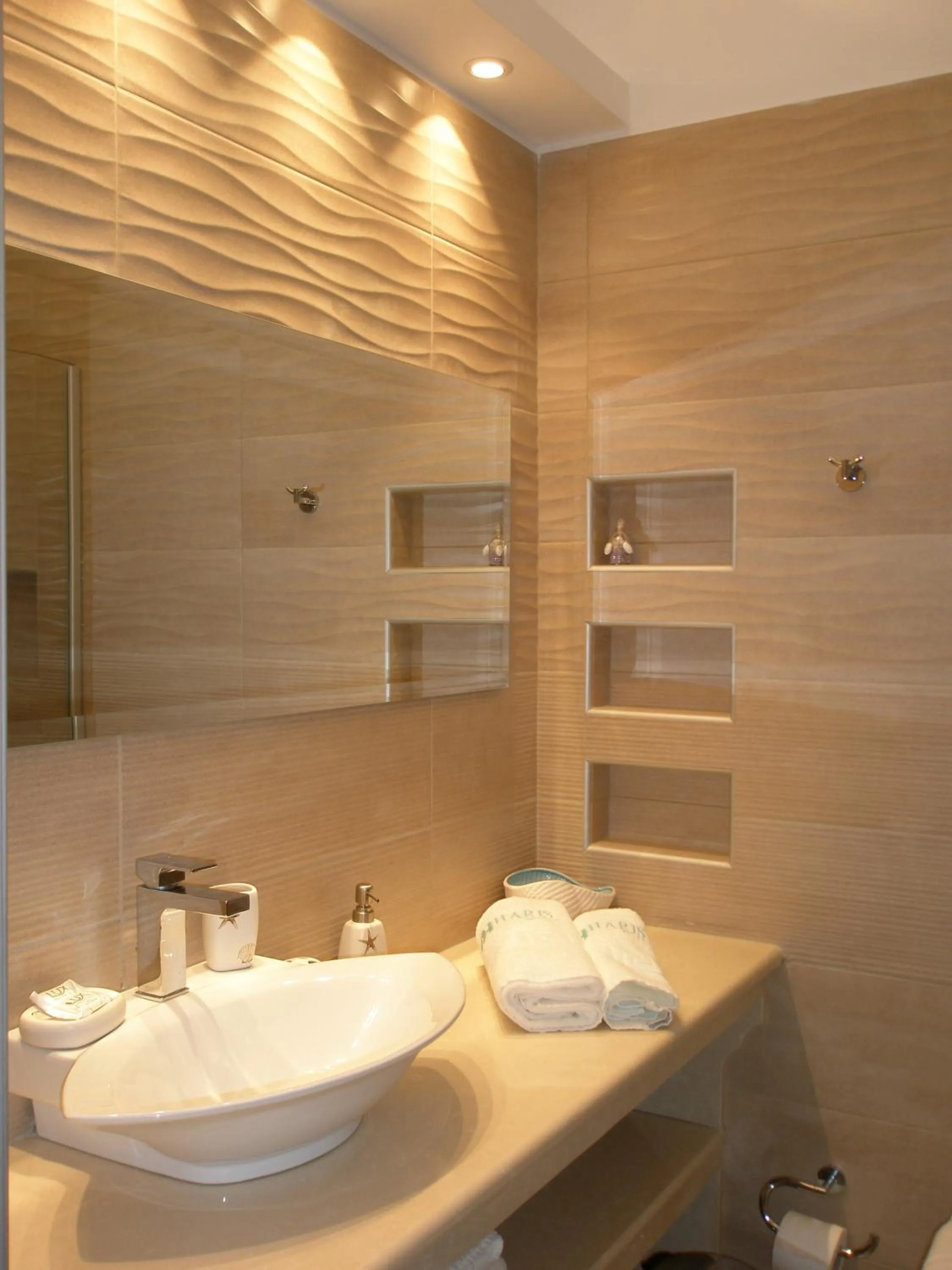 Bathroom in WhiteSands Beach Resort