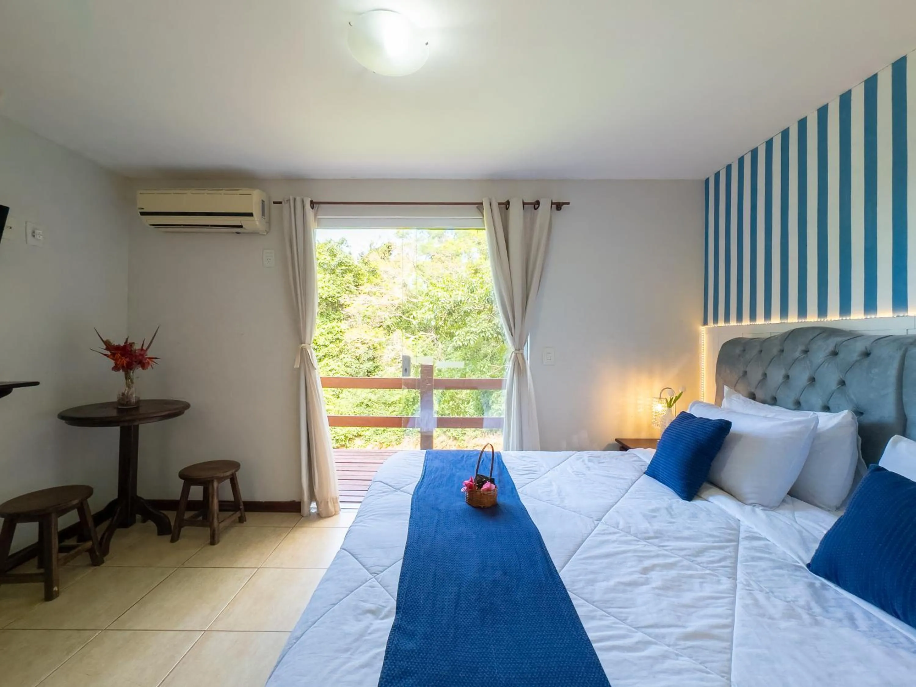 Bed in EstrelaMar Ferradura Restaurante & Spa