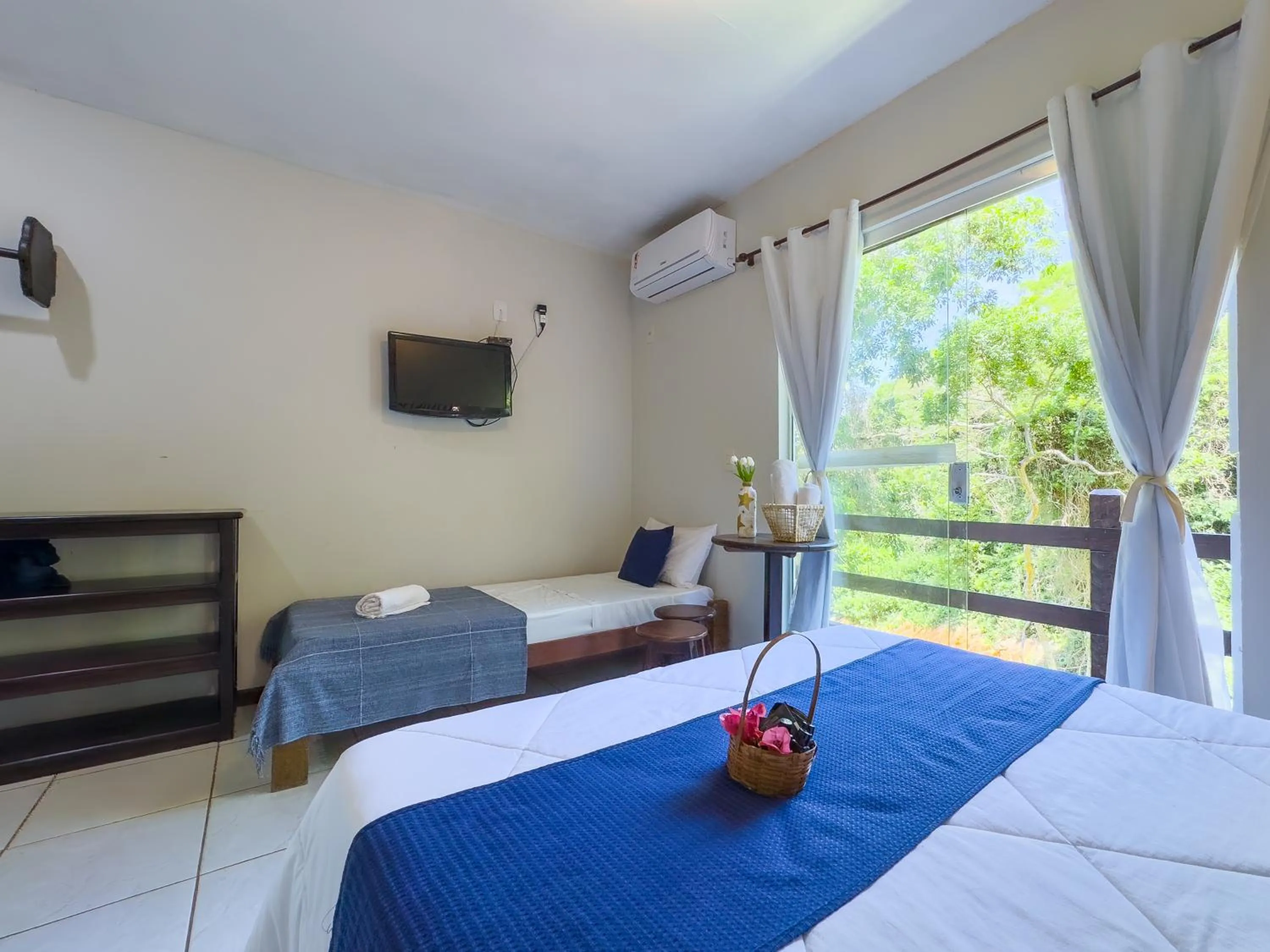 Bed in EstrelaMar Ferradura Restaurante & Spa