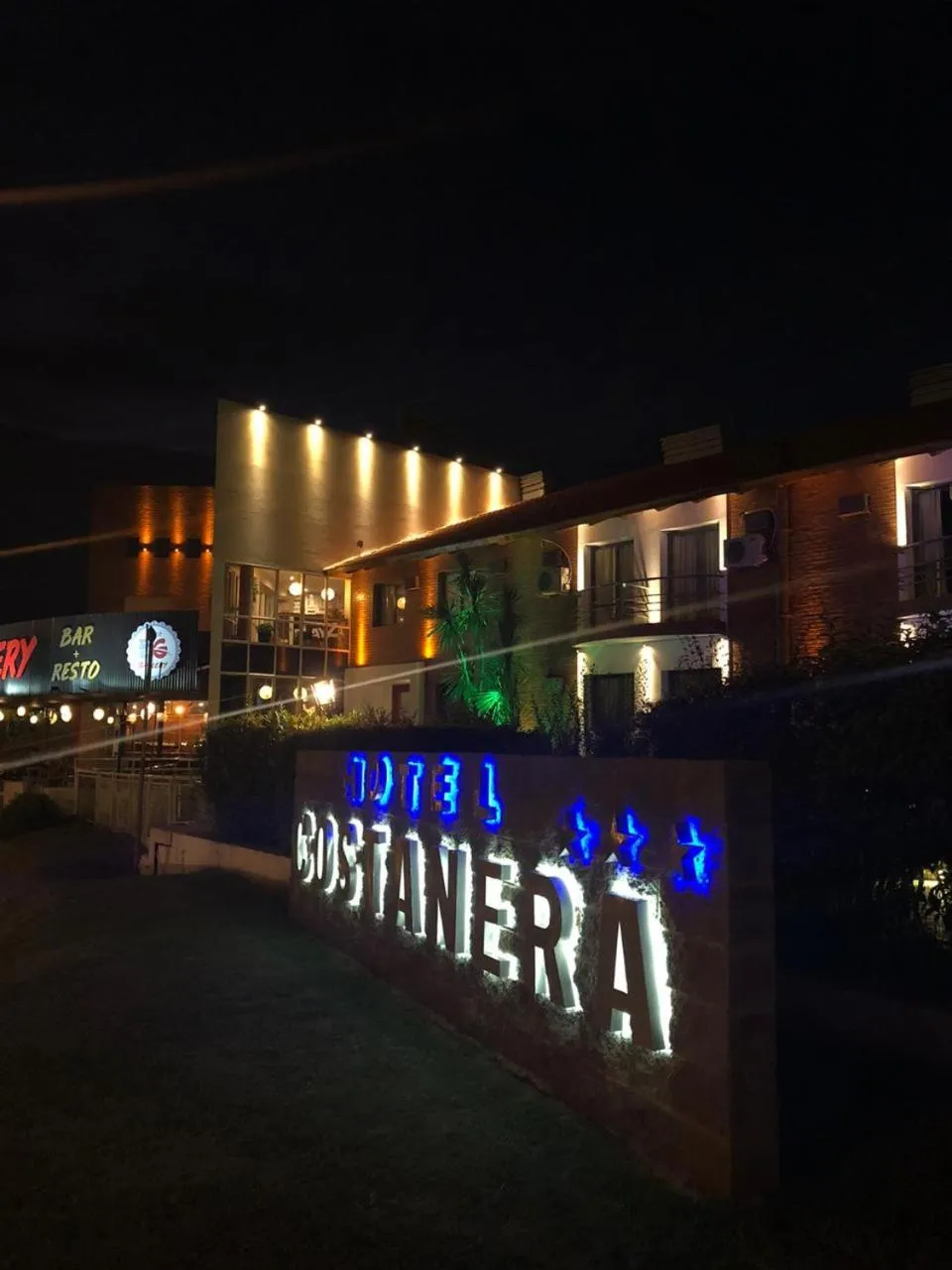 Costanera Hotel