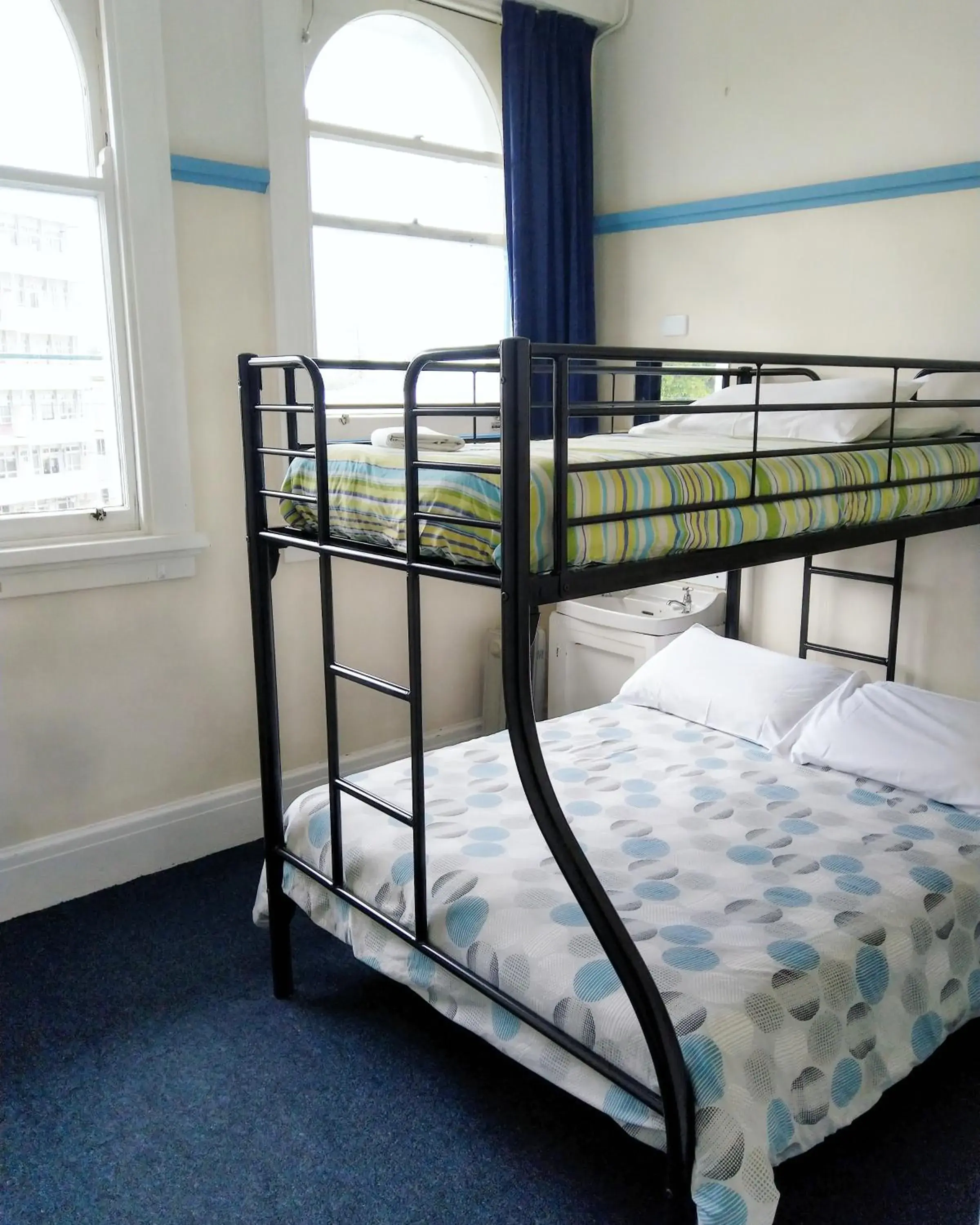 Triple - single occupancy - Double Bunk with Shared Bathroom in Toad Hall Accommodation Triple - single occupancy - Double Bunk with Shared Bathroom in Toad Hall Accommodation