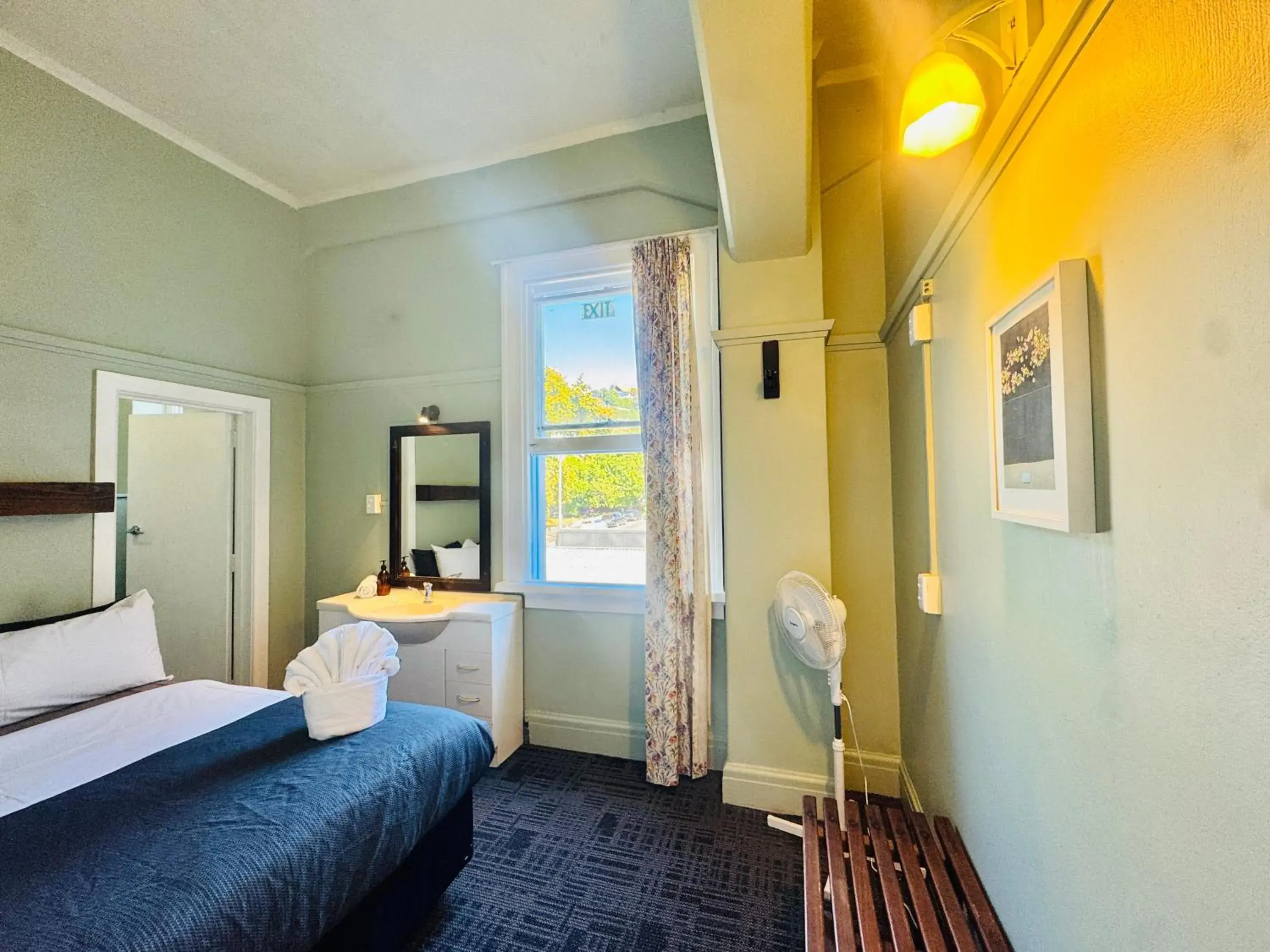 Double Room with Private Bathroom in Crashpalace Napier Double Room with Private Bathroom in Crashpalace Napier