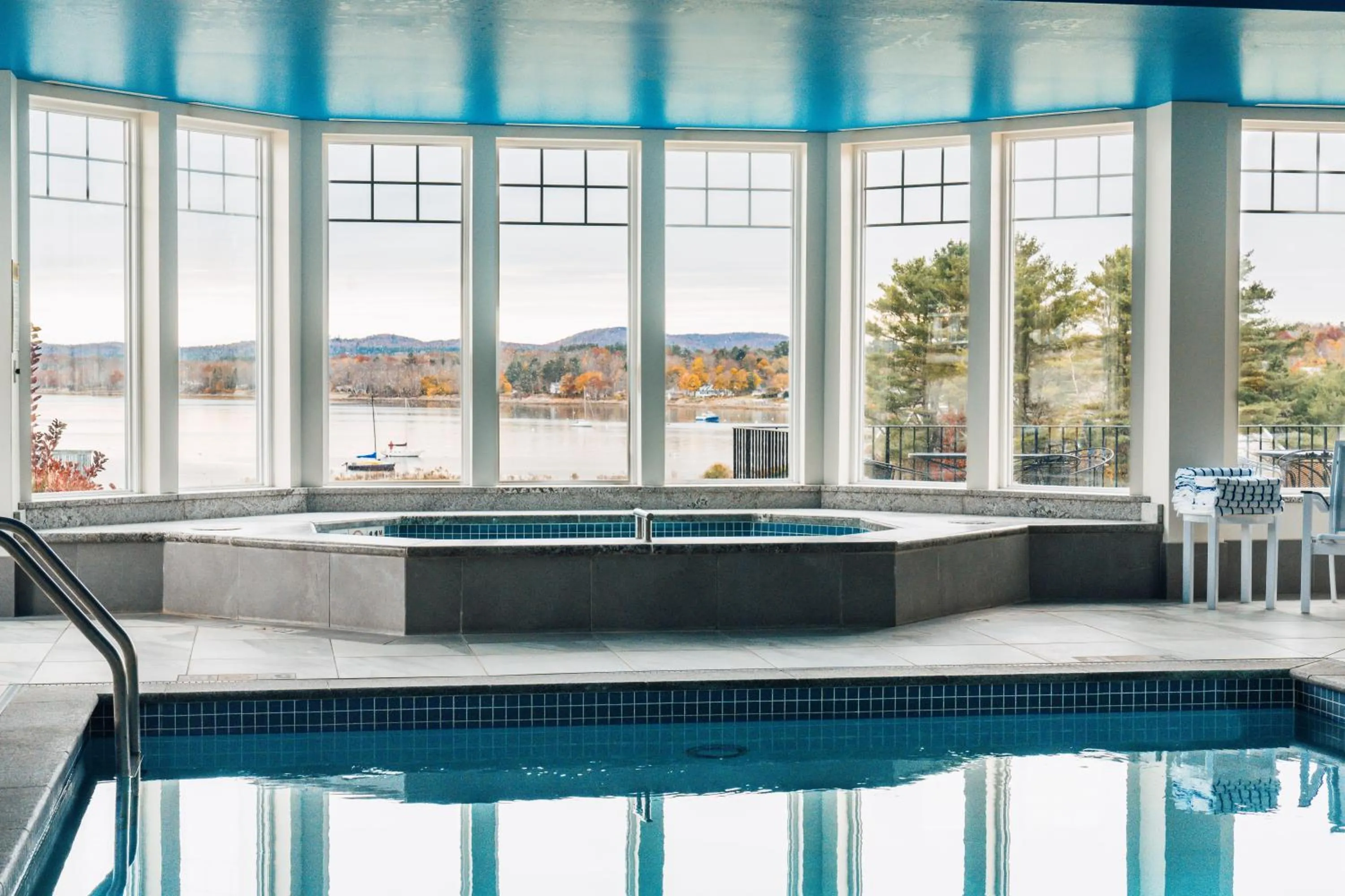 Hot Tub in Belfast Harbor Inn