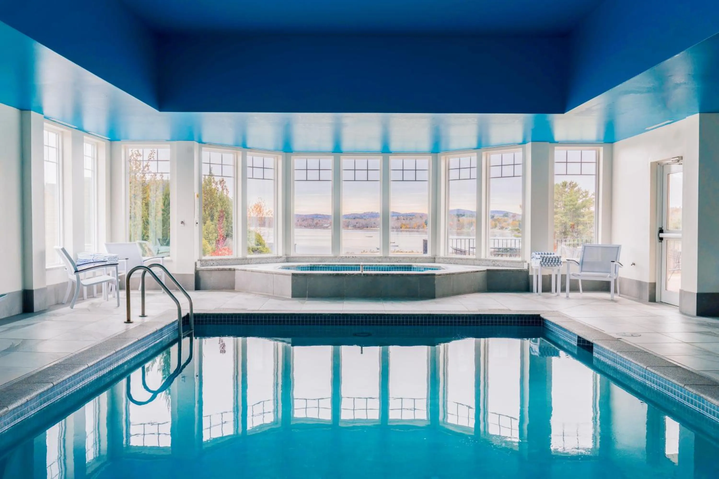 Swimming pool in Belfast Harbor Inn