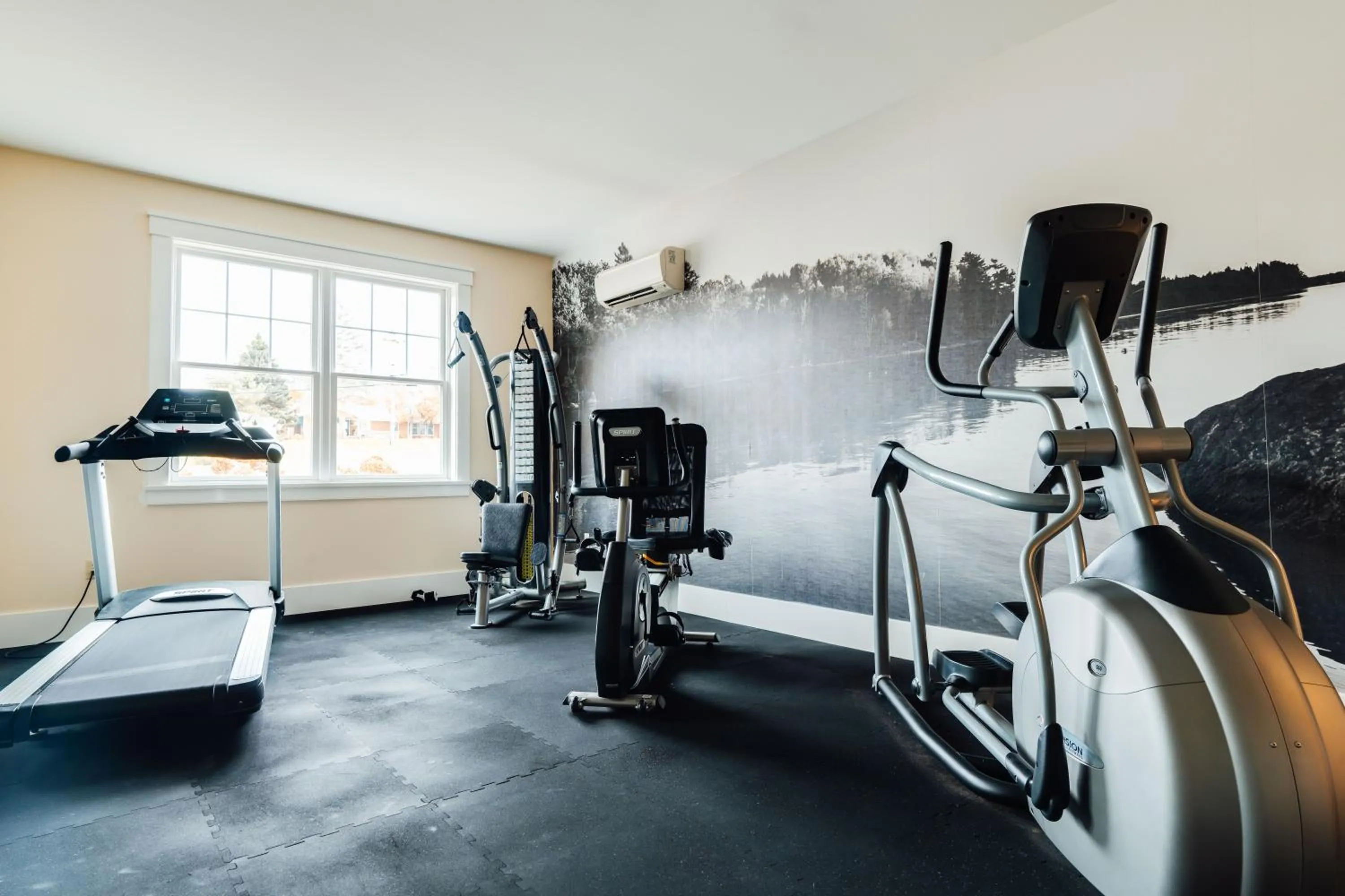 Fitness centre/facilities in Belfast Harbor Inn