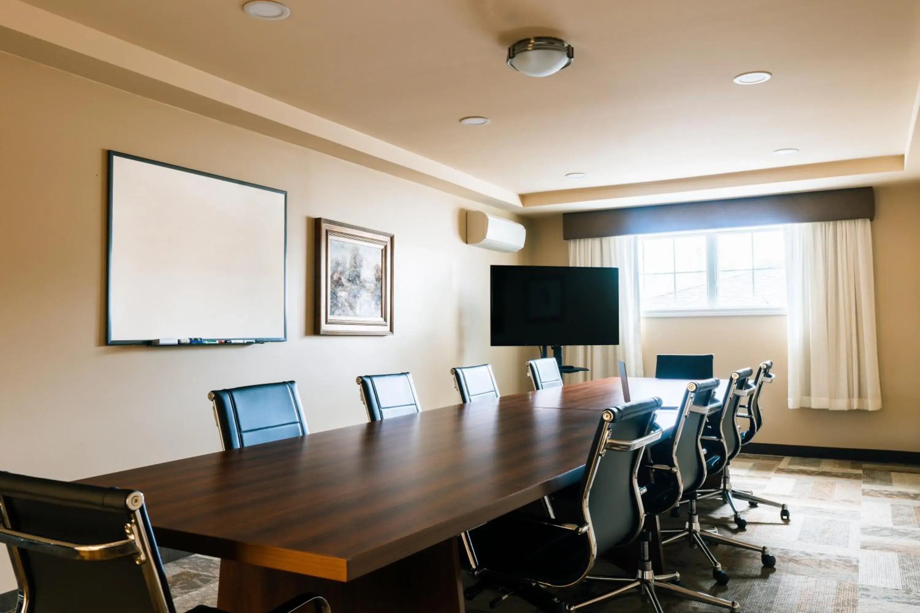 Meeting/conference room in Belfast Harbor Inn Meeting/conference room in Belfast Harbor Inn