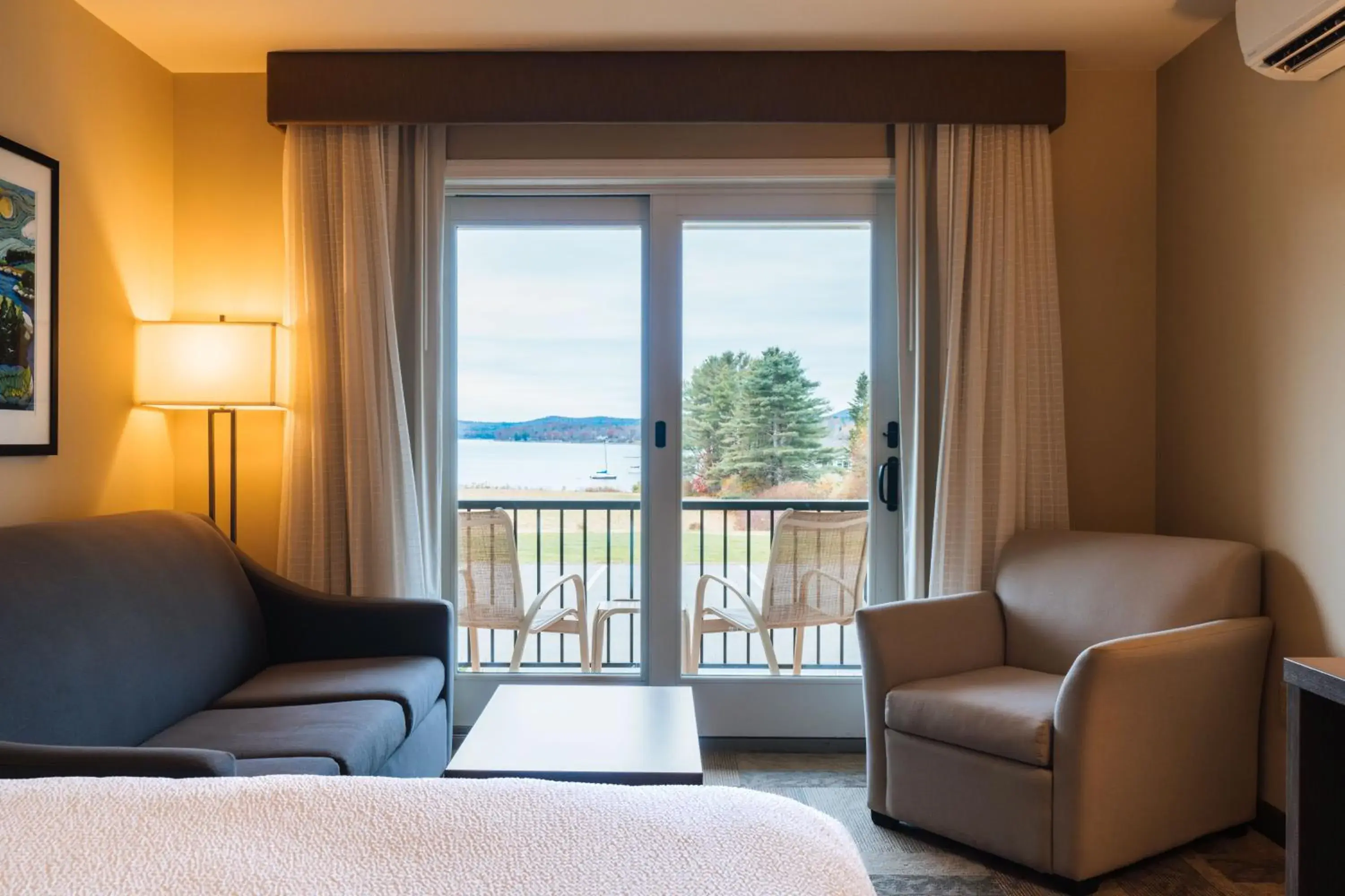 View (from property/room), Bed in Belfast Harbor Inn View (from property/room), Bed in Belfast Harbor Inn